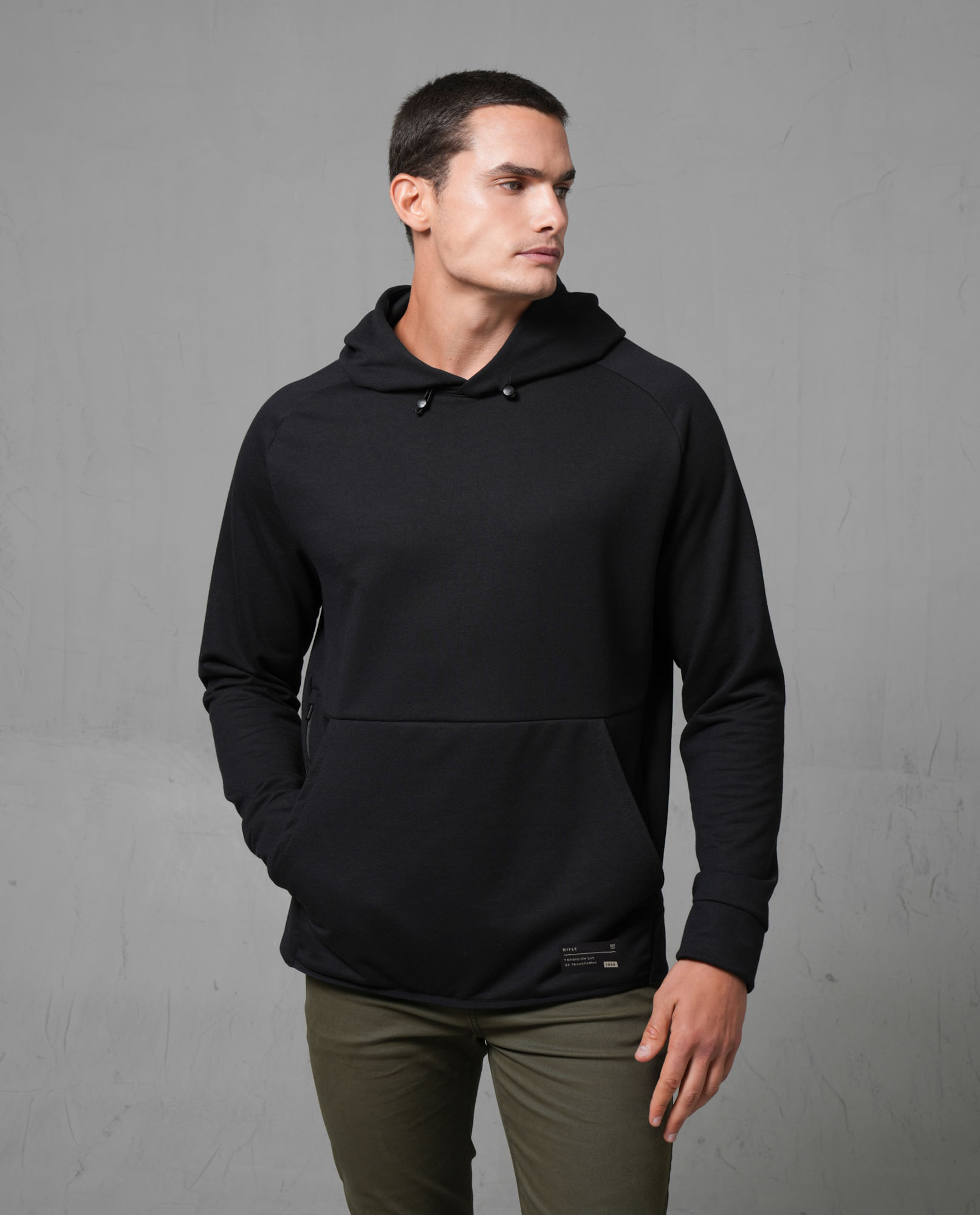 Buzo tipo Hoodie con capucha para hombre