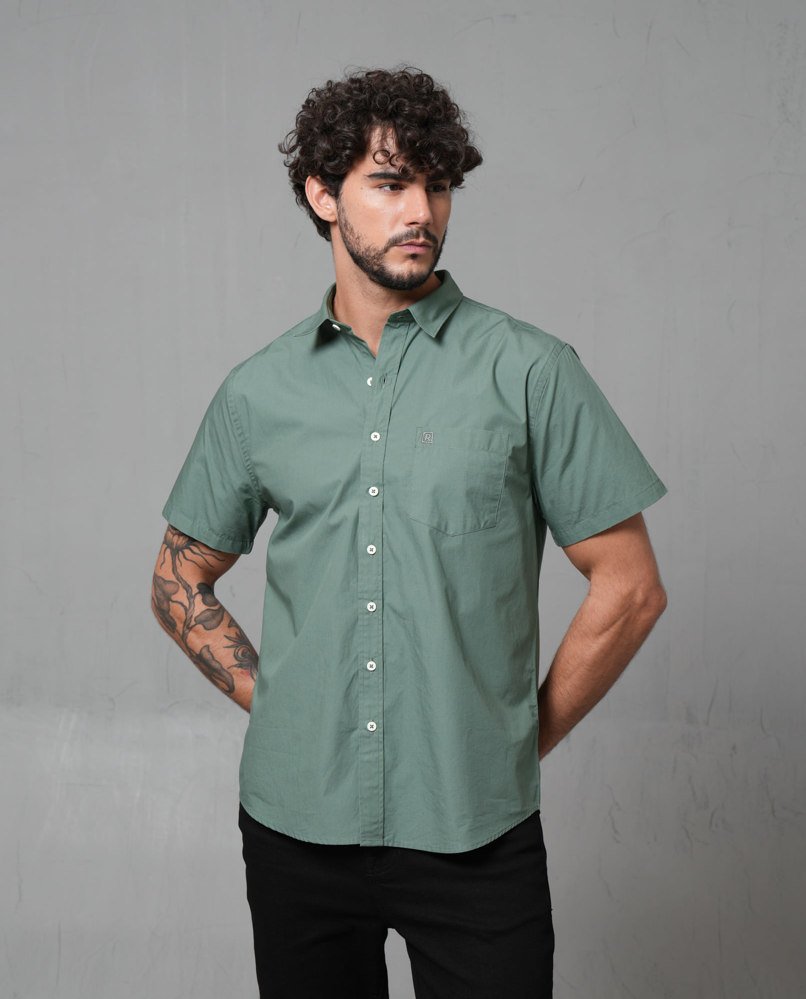 Camisa manga corta con bordado para hombre