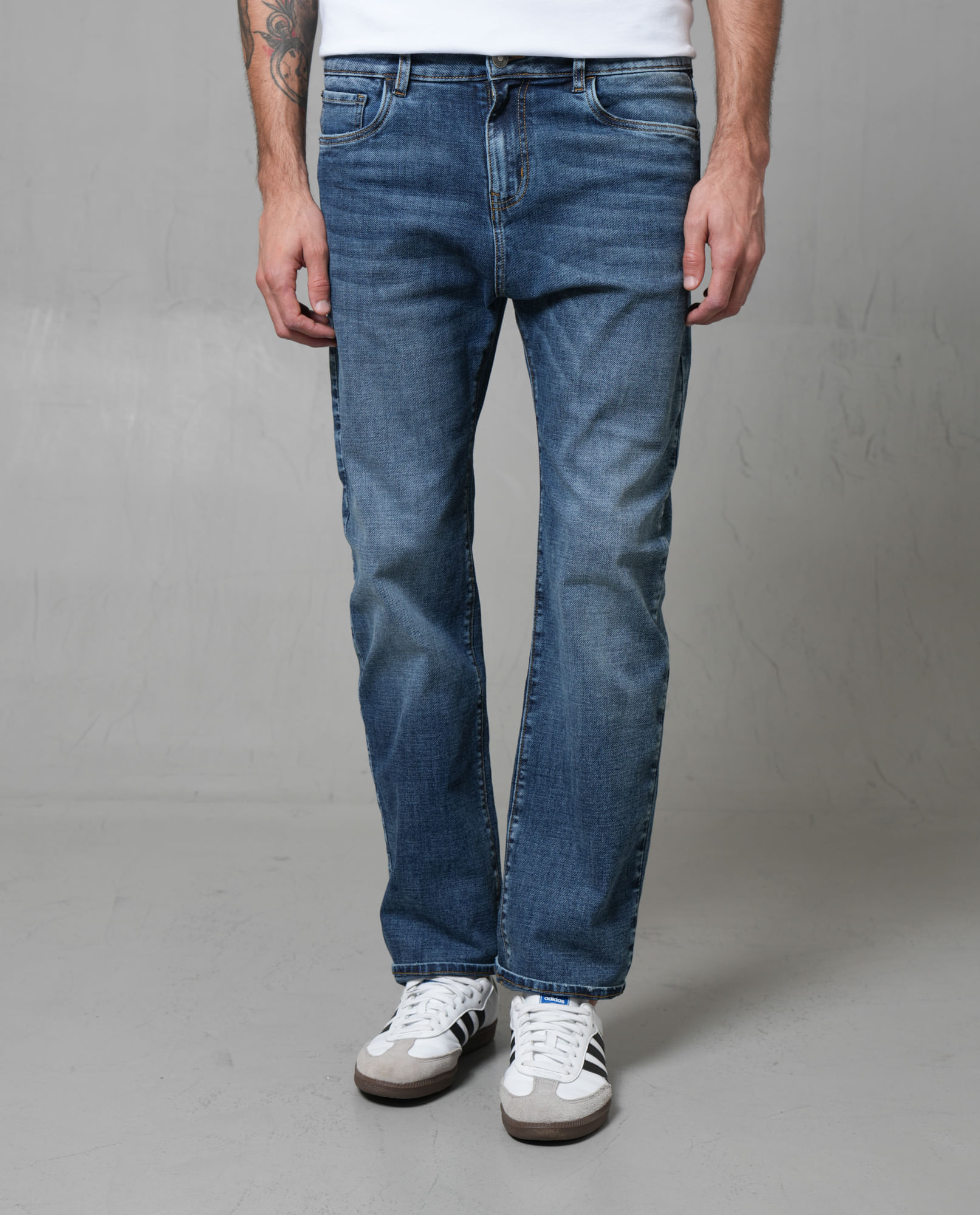 Jean Classic tono medio para hombre
