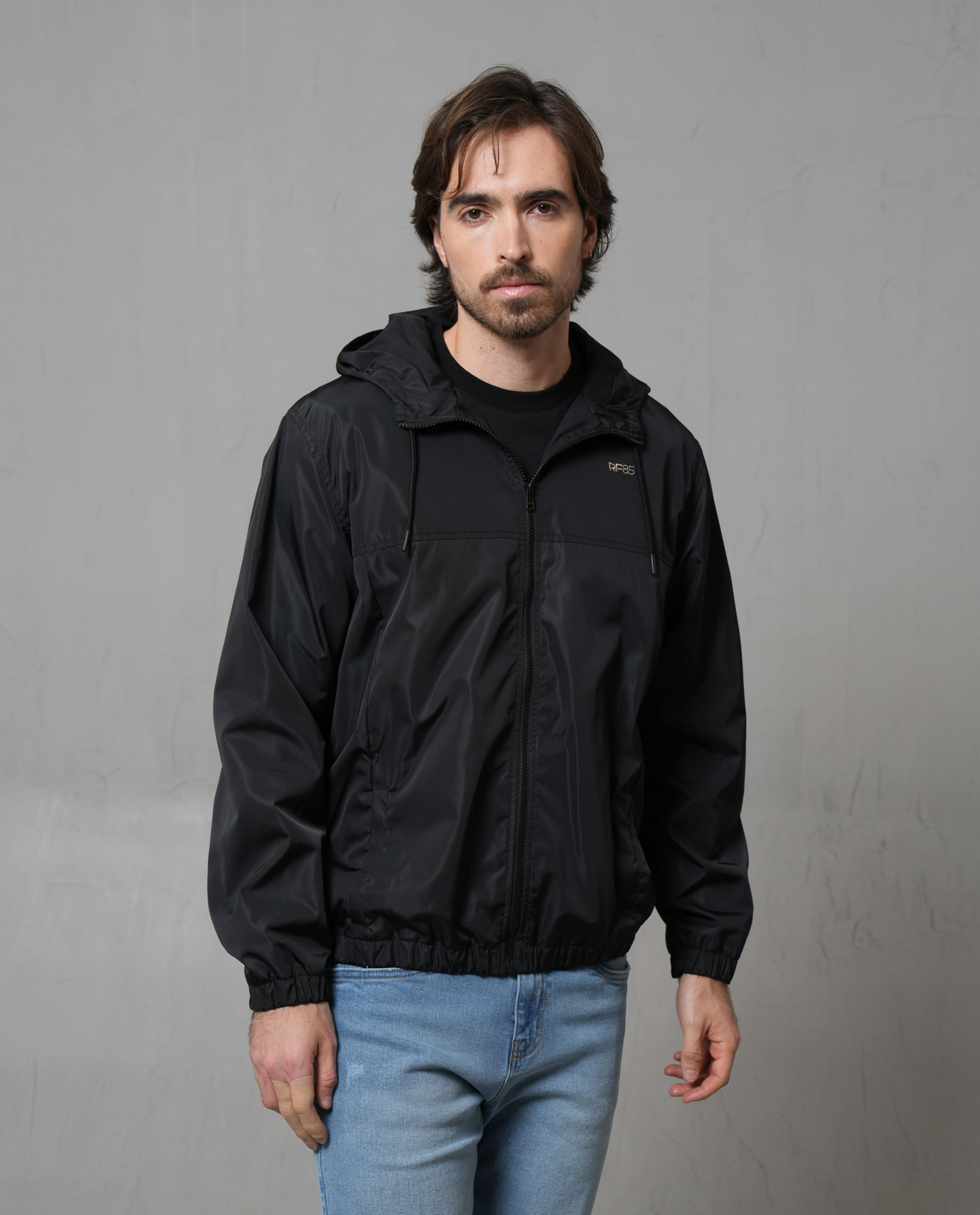 Chaqueta impermeable con capucha para hombre