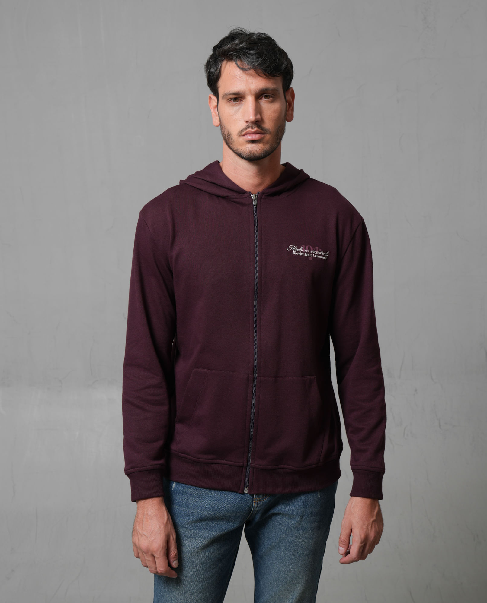 Buzo hoodie con mini estampado para hombre