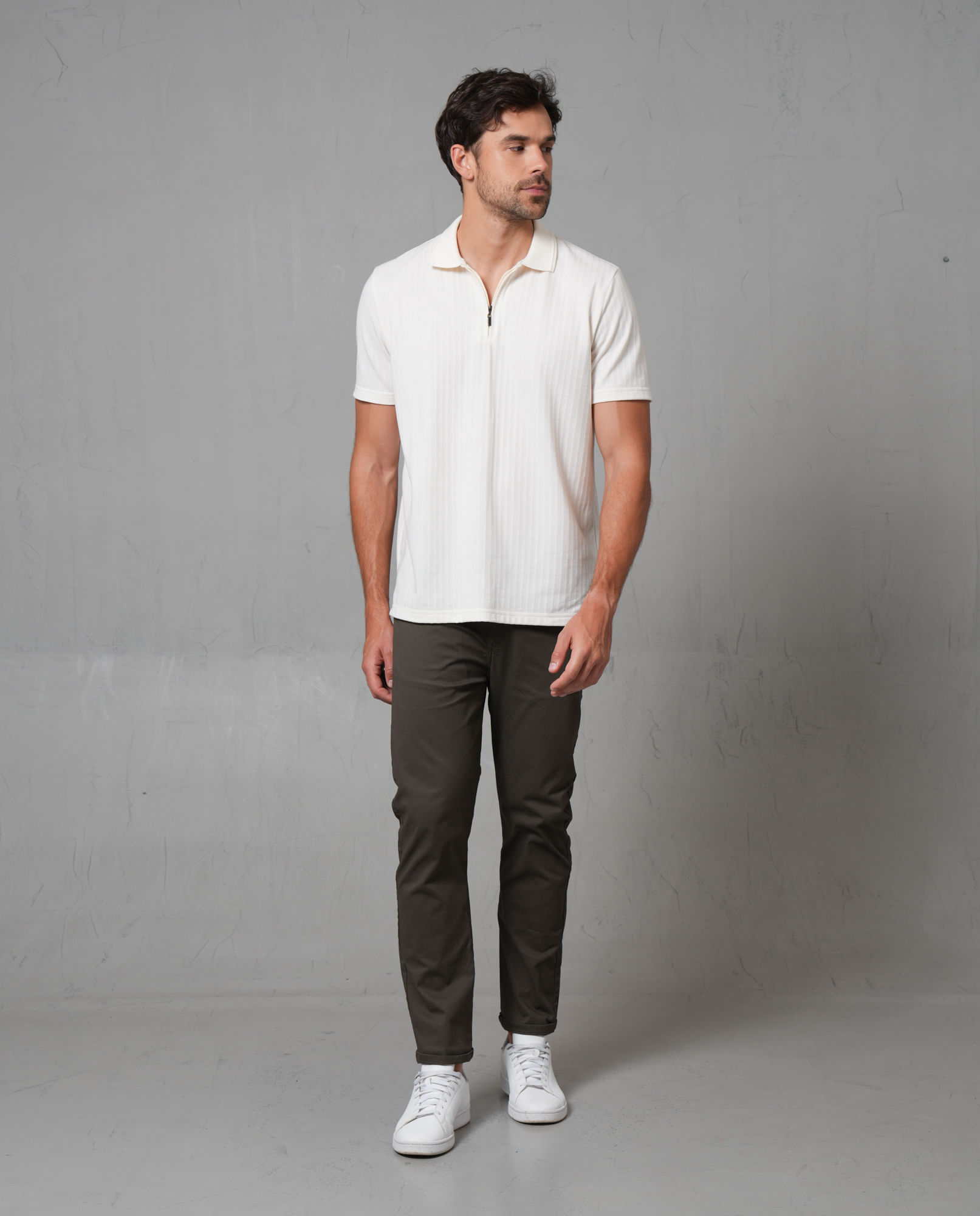 Pantalón en dril semi-ajustado para hombre