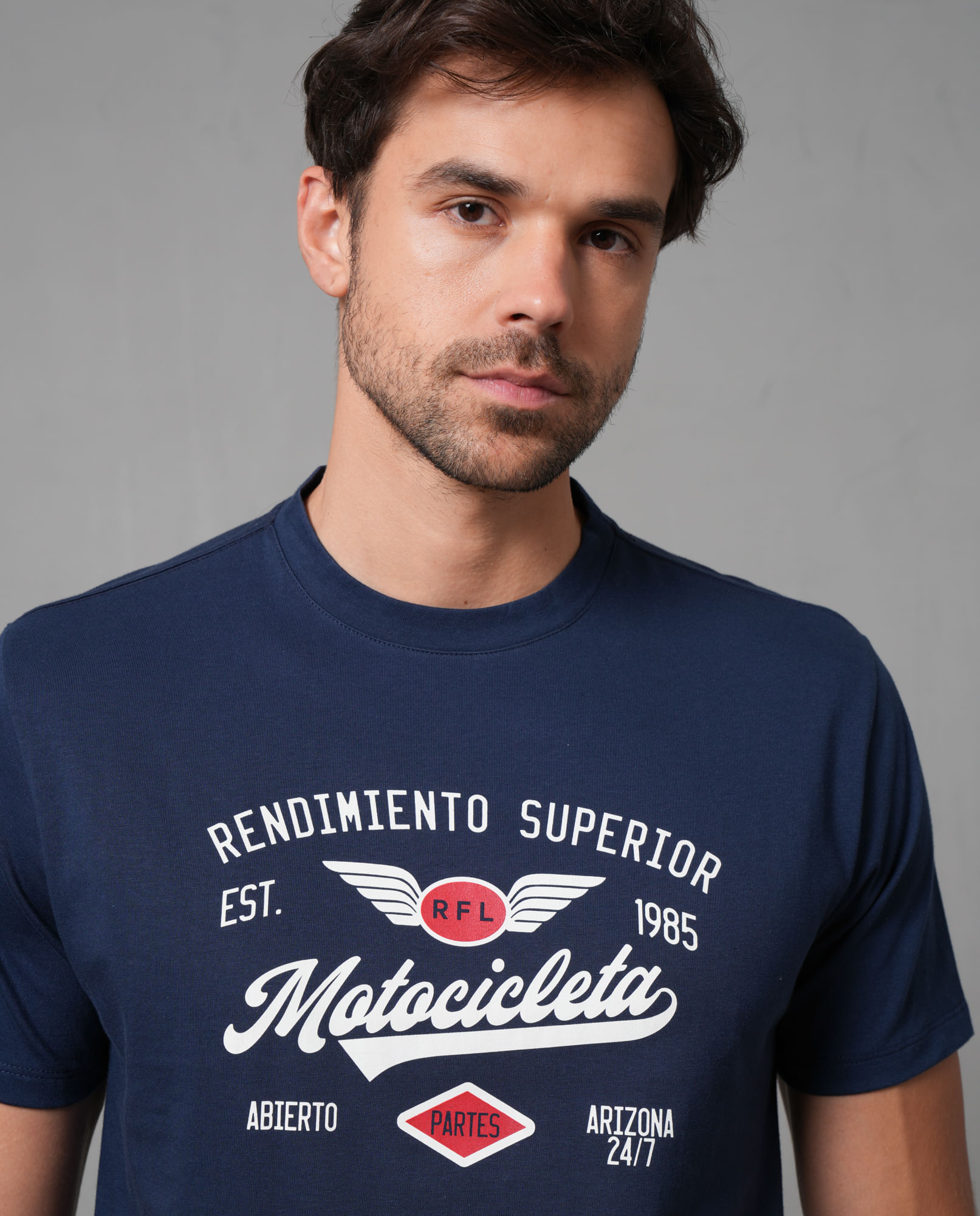 Camiseta con estampado en frente para hombre