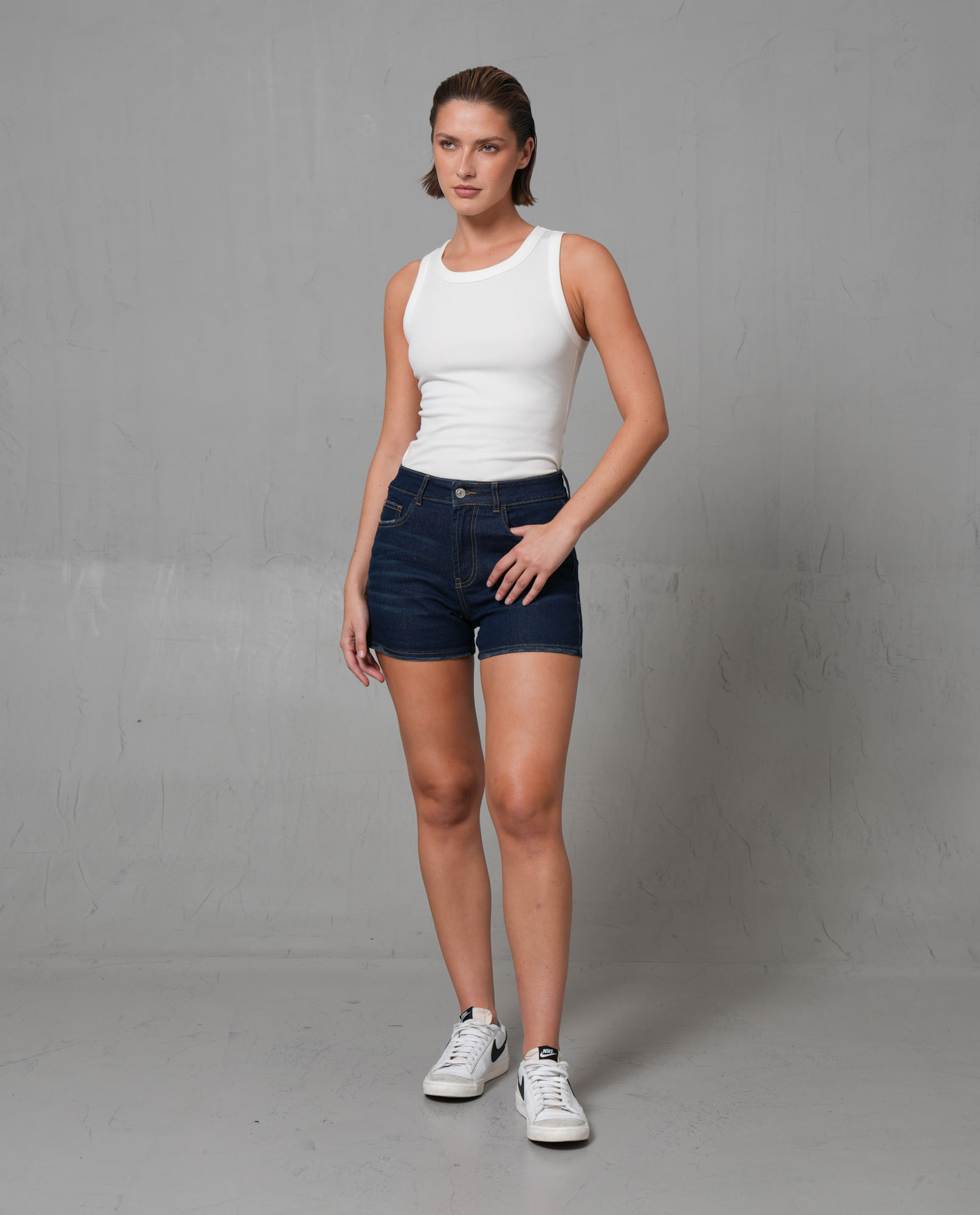 Short corto con cinco bolsillos para mujer