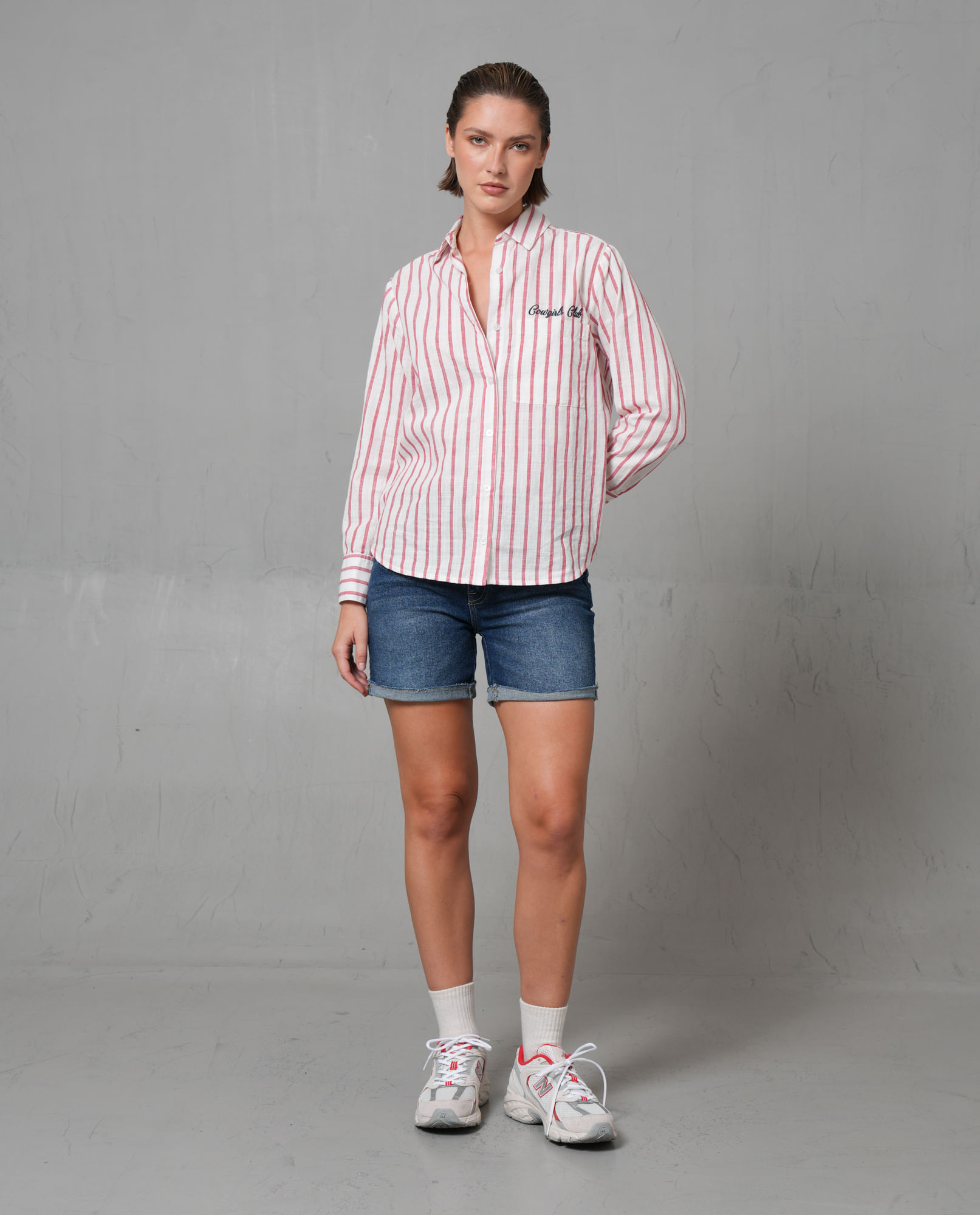 Short tono medio con cinco bolsillos para mujer