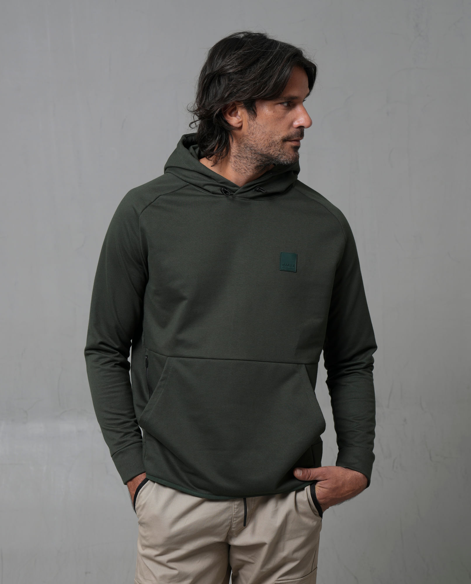 Buzo con bolsillos en frente para hombre