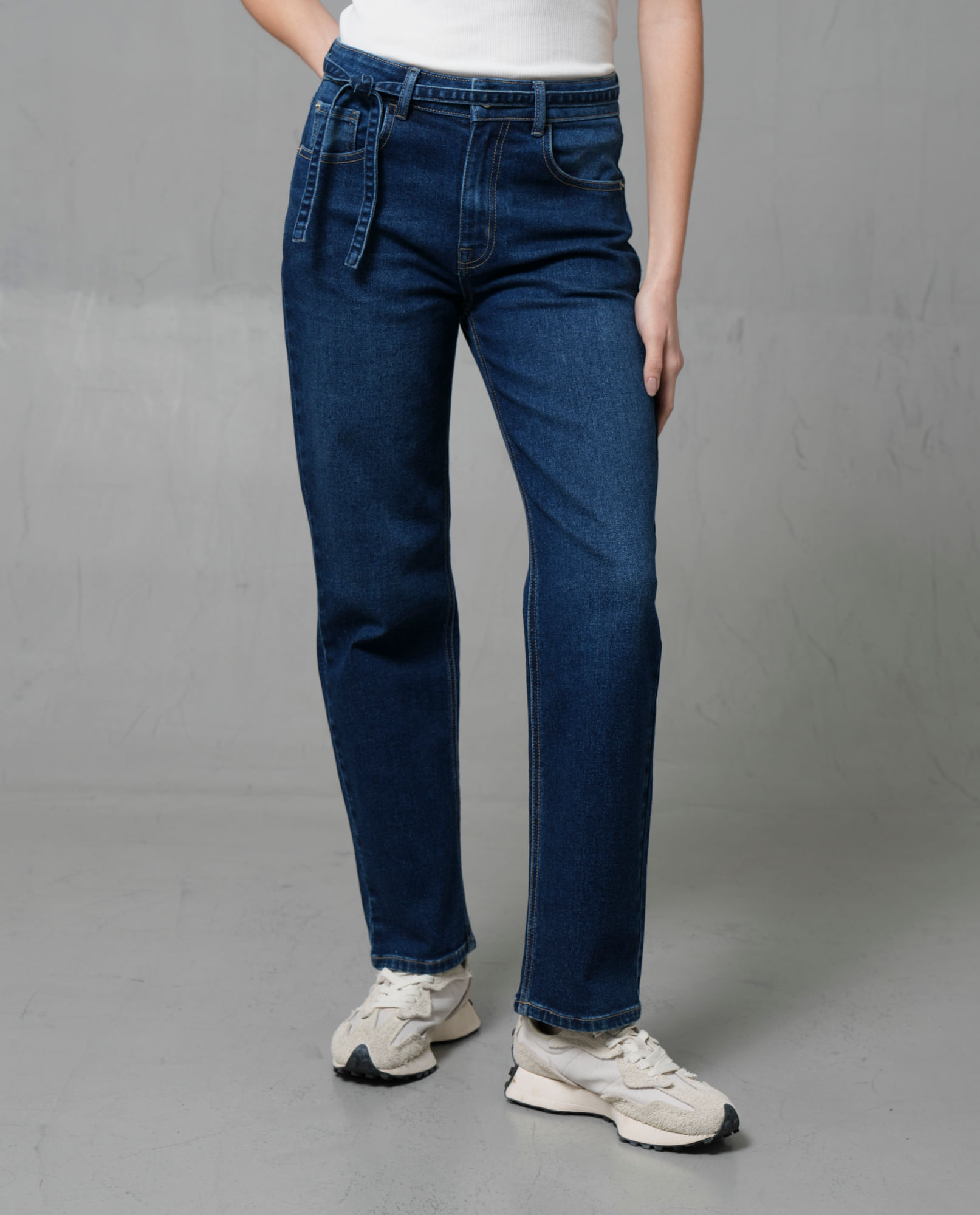 Jean Straight tono oscuro con cinco bolsillos para Mujer