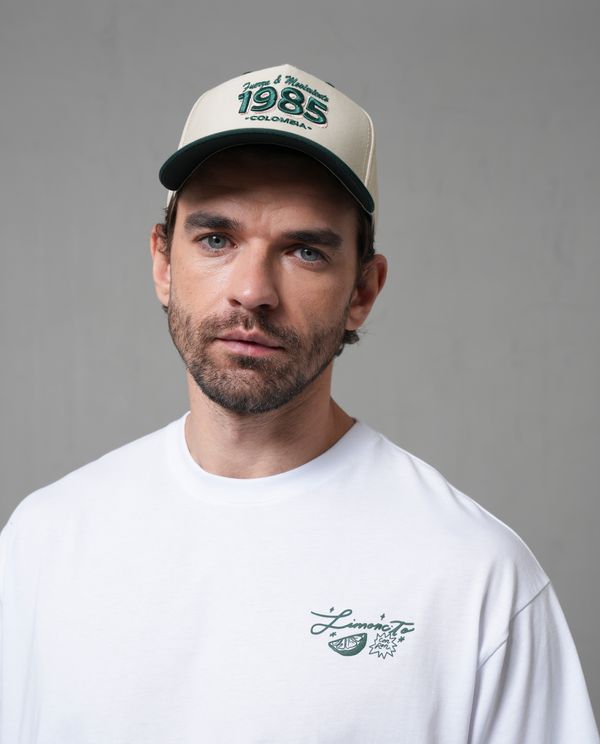 Gorra con estampado en frente unisex