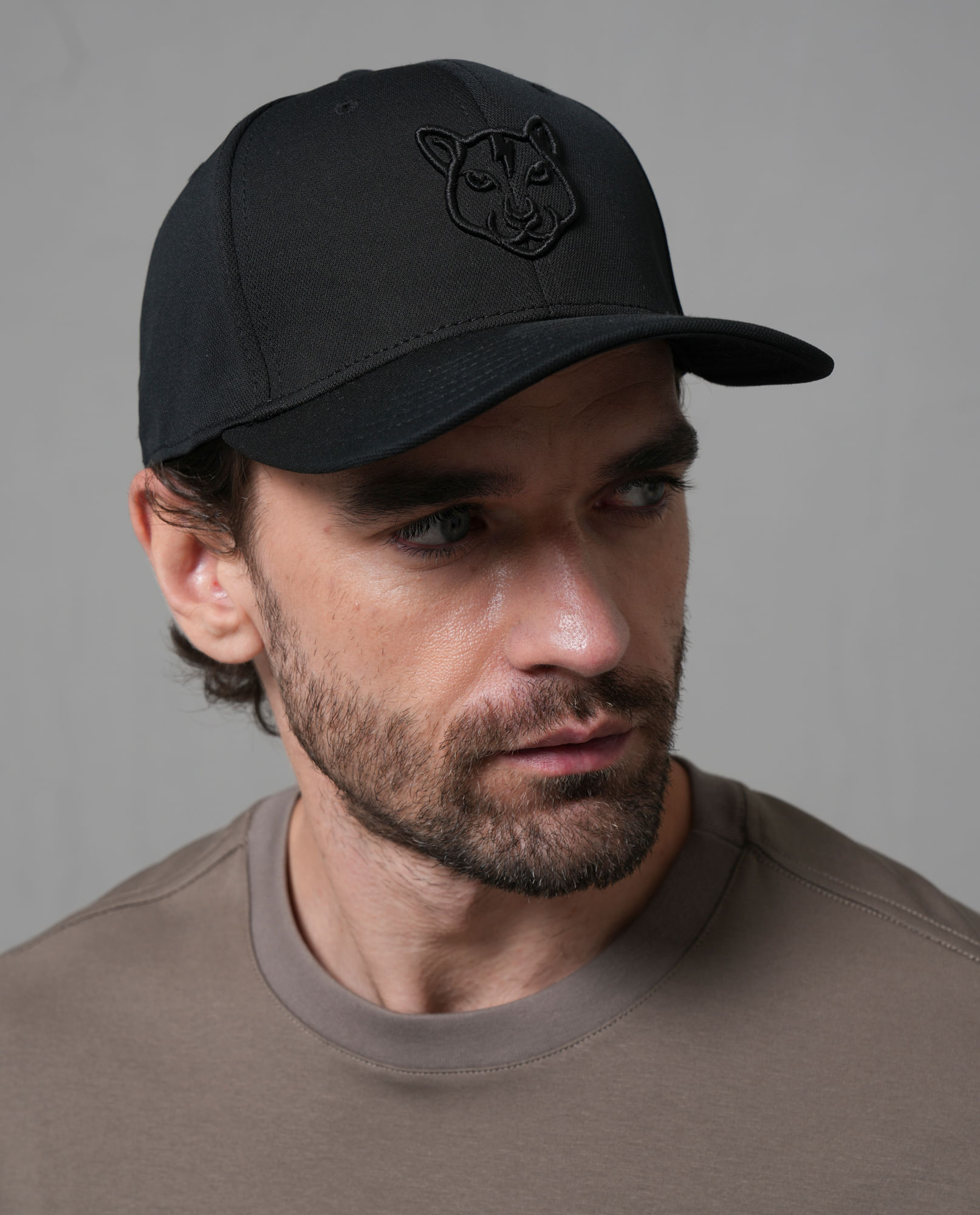 Gorra con bordado de puma unisex