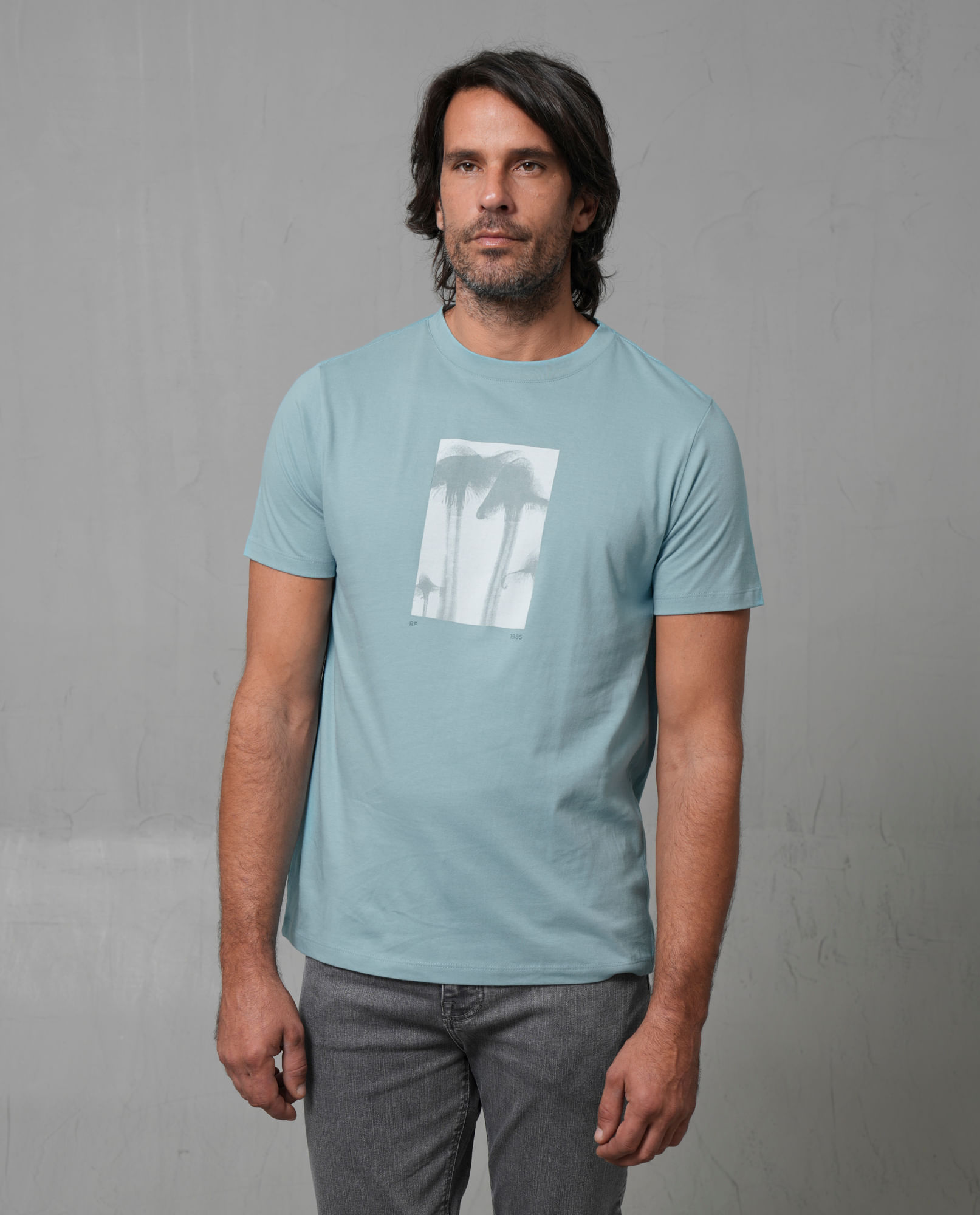 Camiseta con estampado en frente para hombre