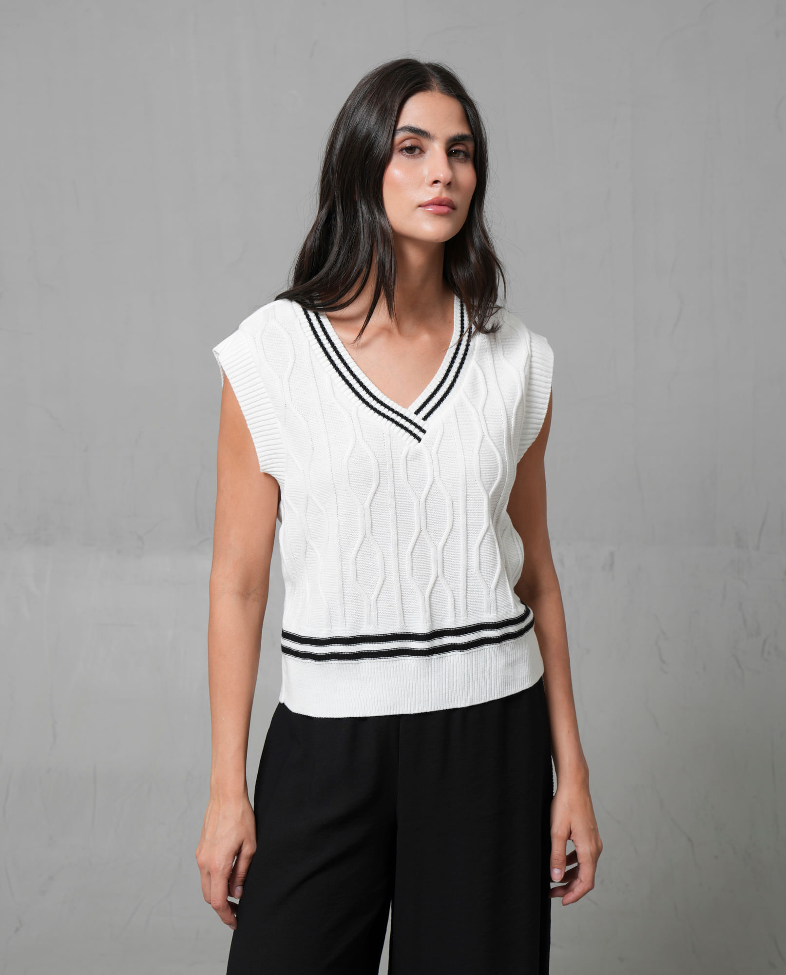 Chaleco tejido con cuello en V para mujer