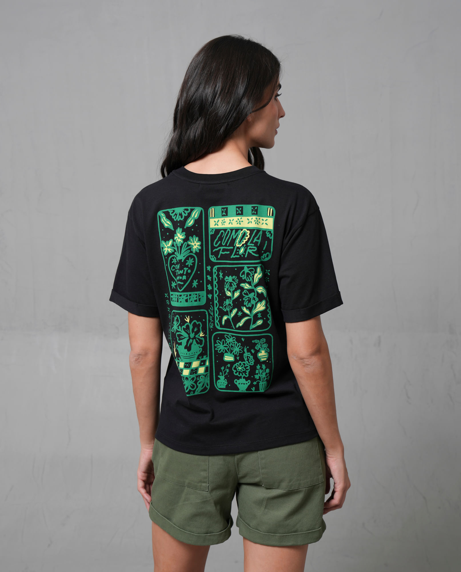 Camiseta con estampado gran formato en espalda para mujer