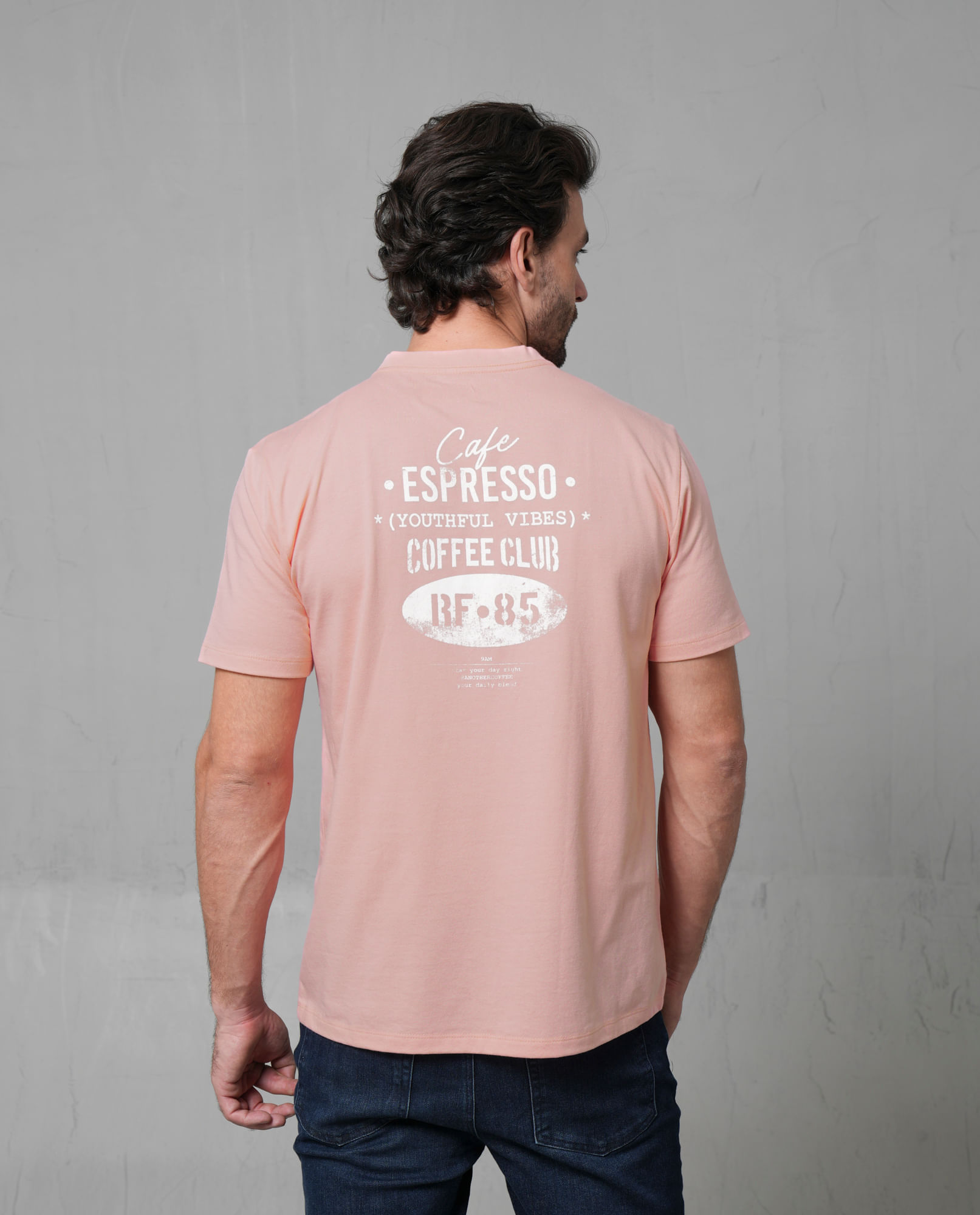 Camiseta con estampado en espalda para hombre