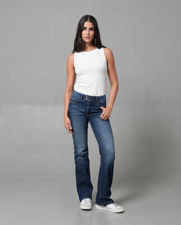 Jean Flare tiro alto tono medio para mujer