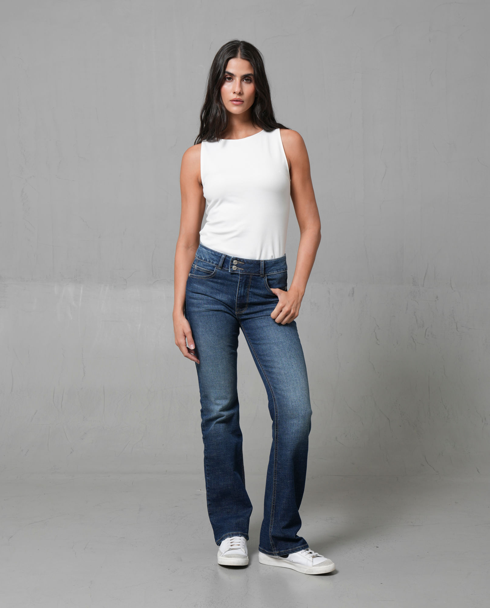 Jean Flare tiro alto tono medio para mujer