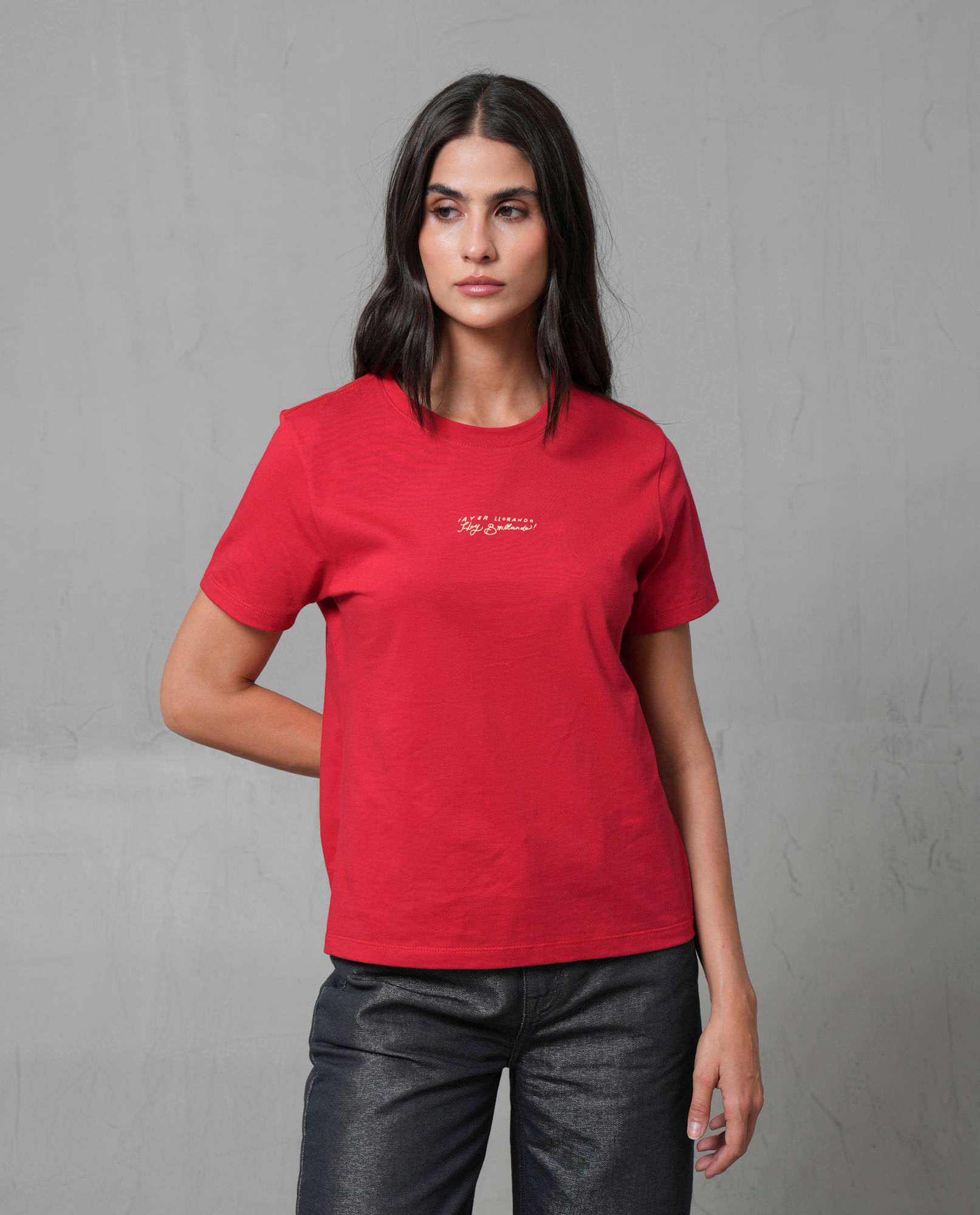 Camiseta roja con estampado para mujer