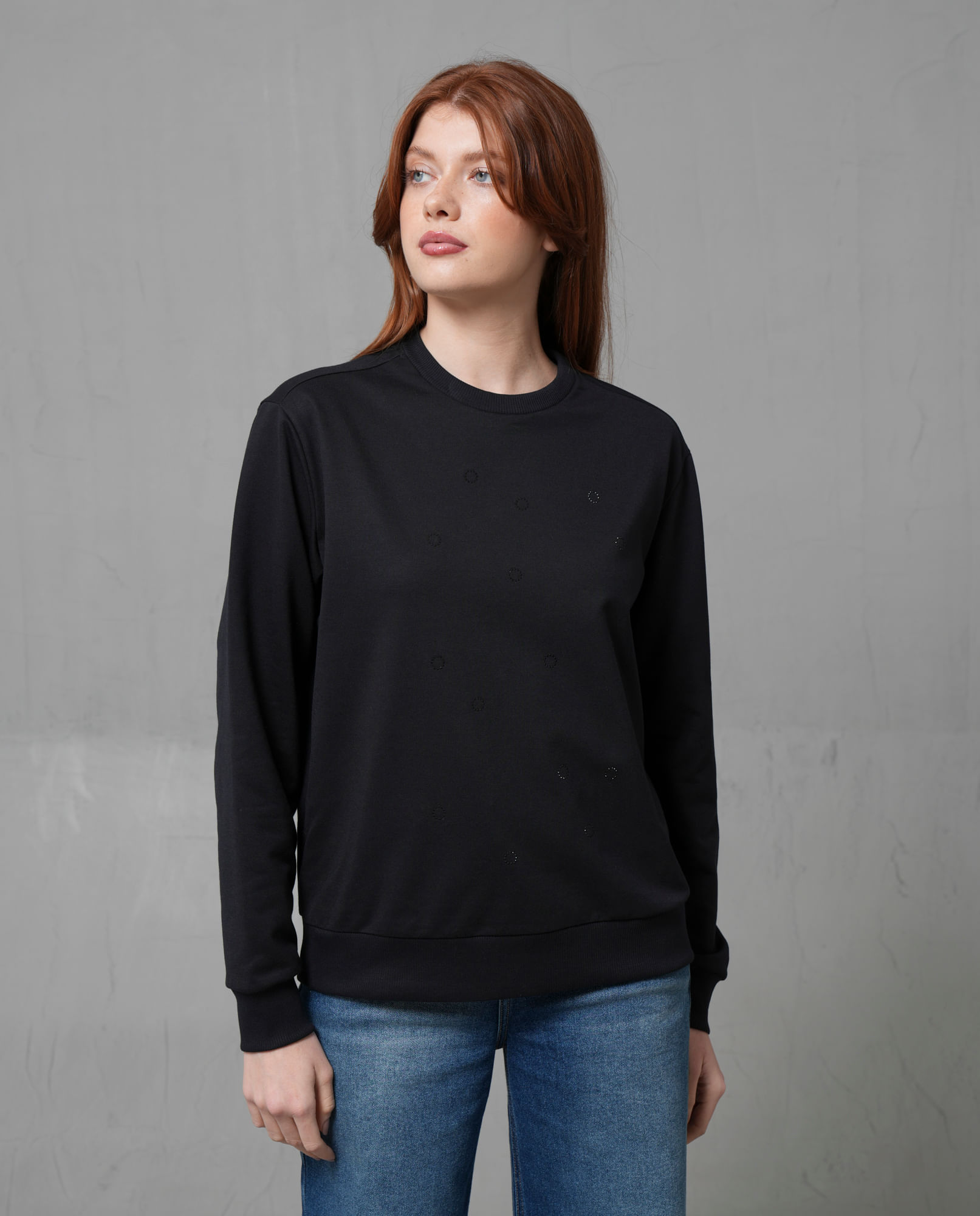 Buzo cerrado con cuello redondo para mujer