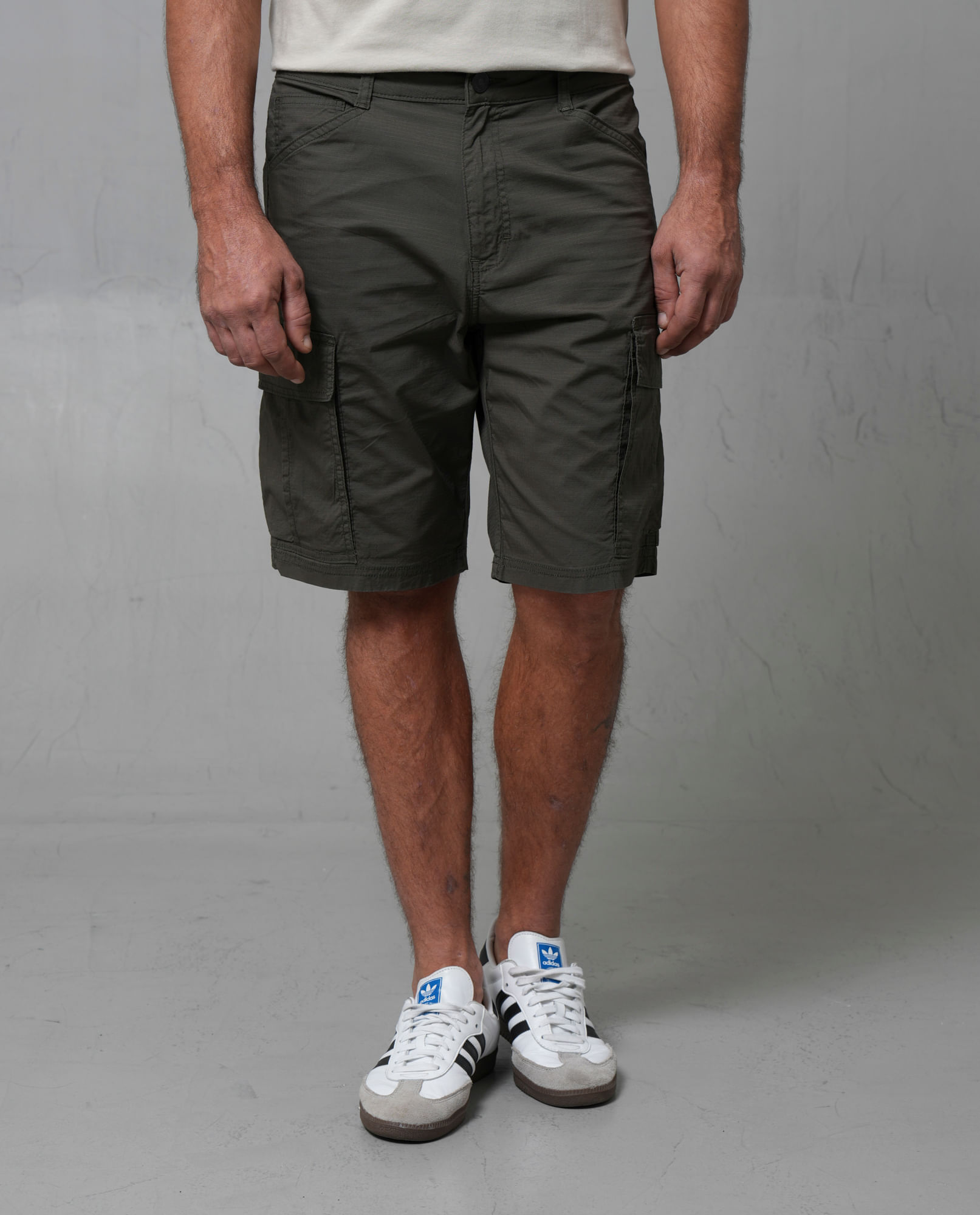 Bermuda tipo cargo para hombre