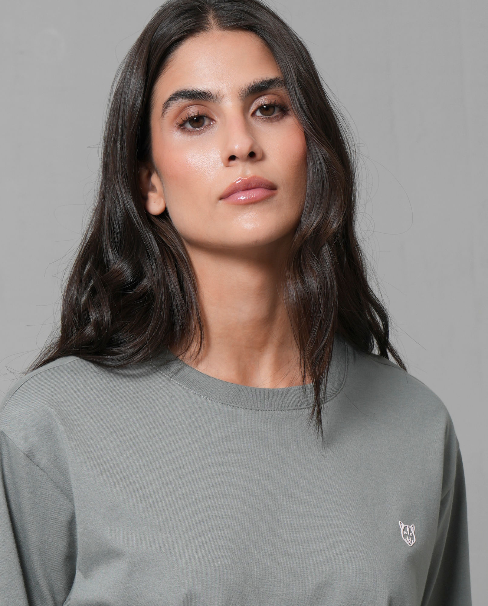 Camiseta básica con puma estampado para mujer