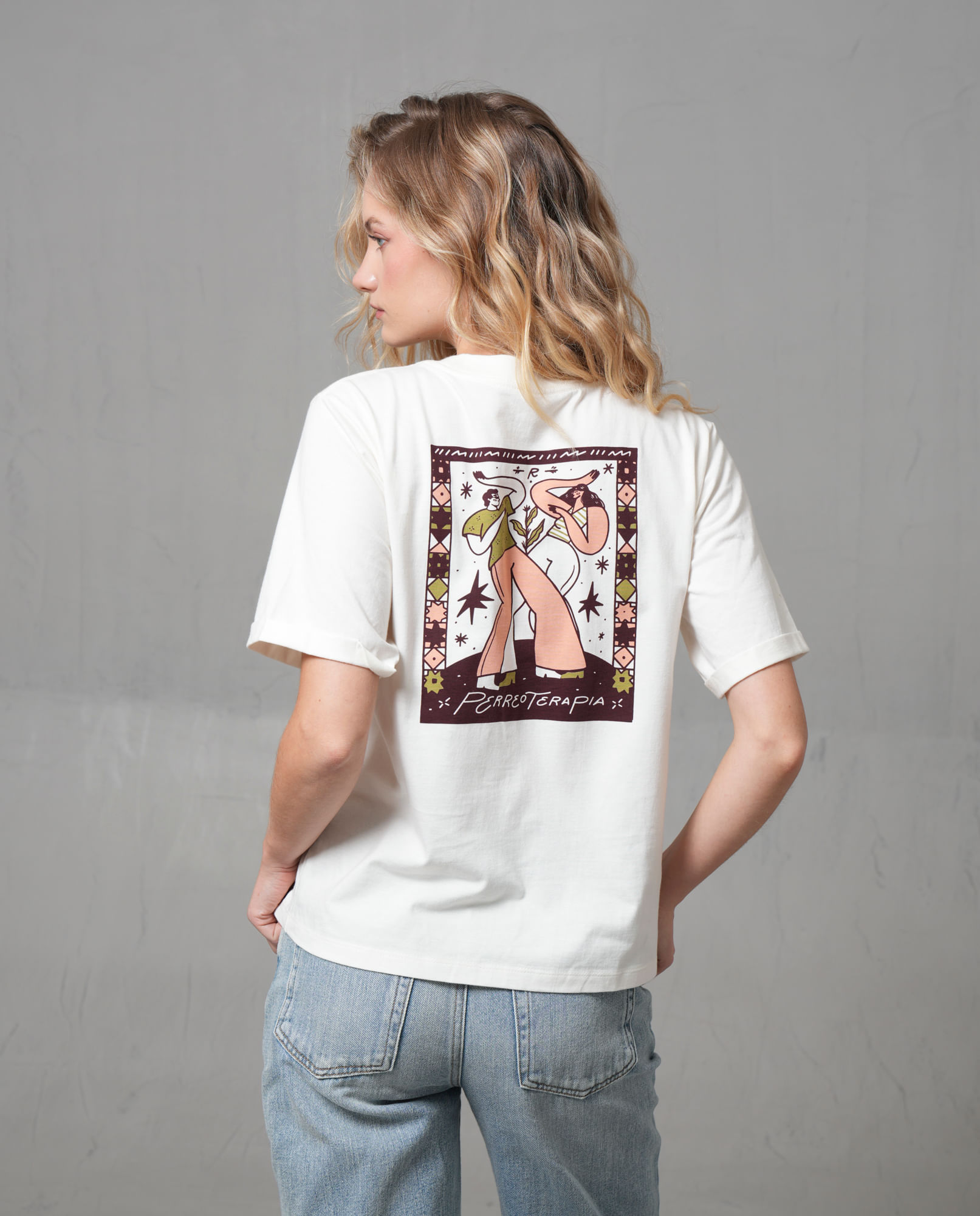 Camiseta con estampado en espalda para mujer