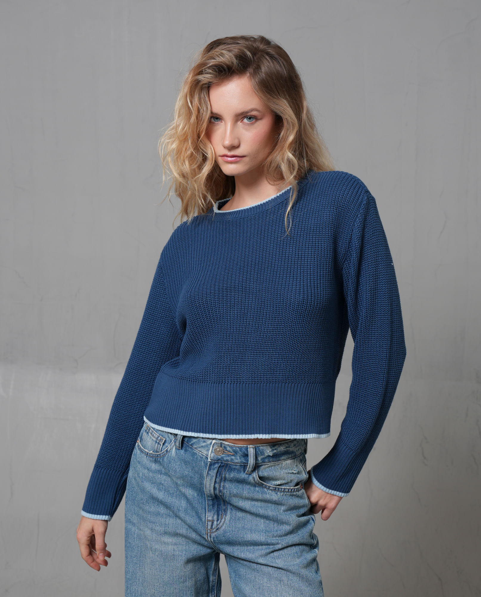 Buzo tejido cuello redondo manga larga para mujer