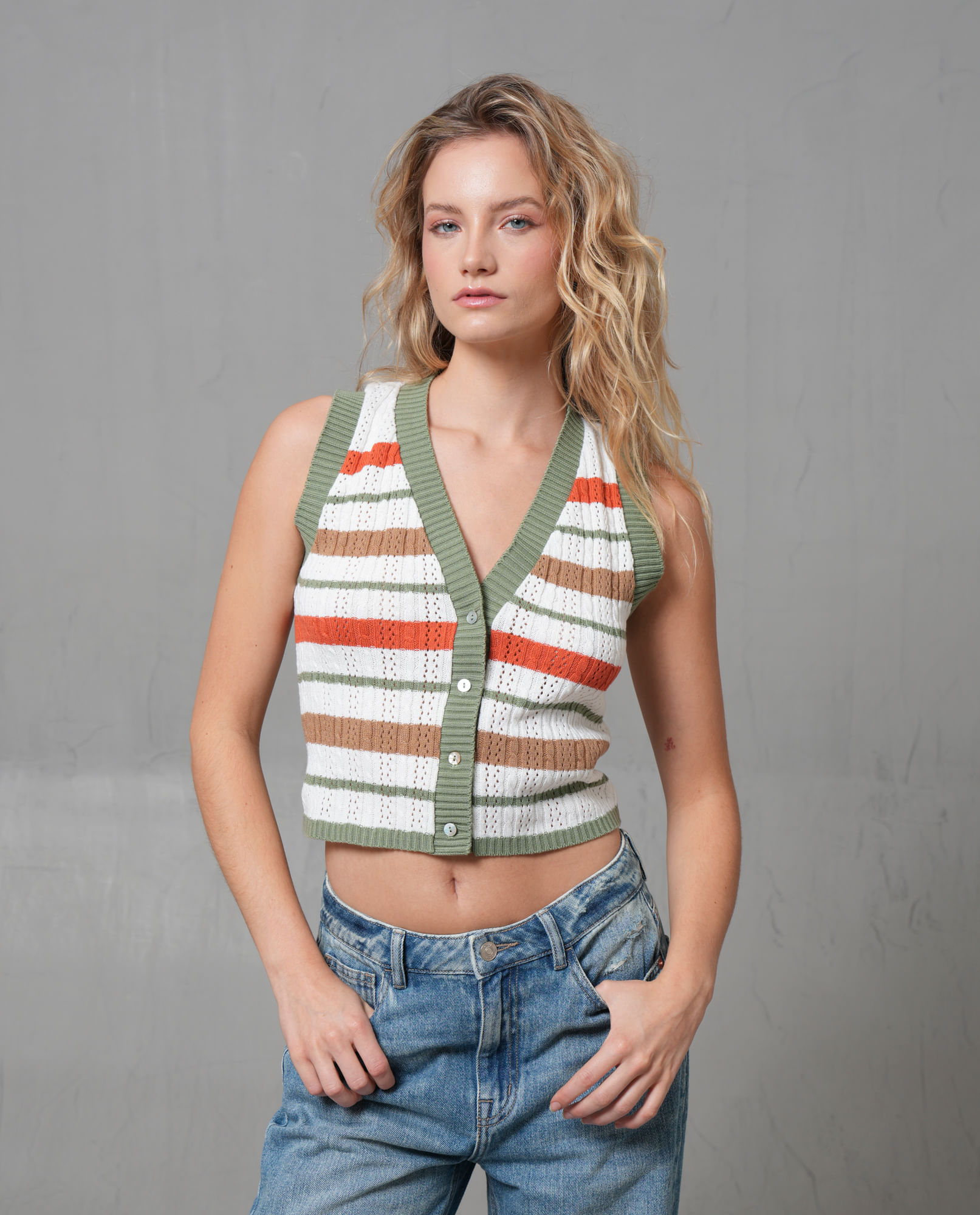 Chaleco con diseño a rayas con escote en V para mujer