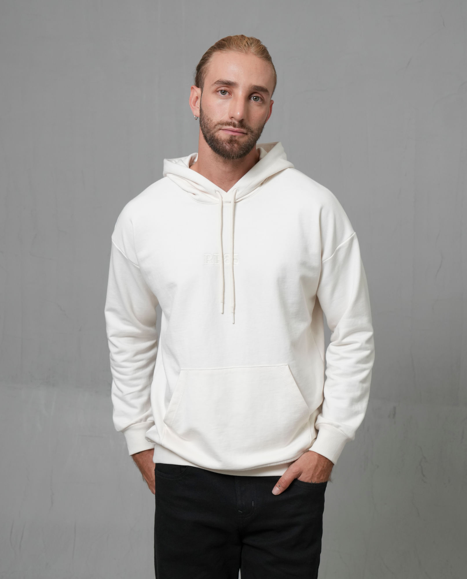 Buzo con capucha y cordón ajustable para hombre