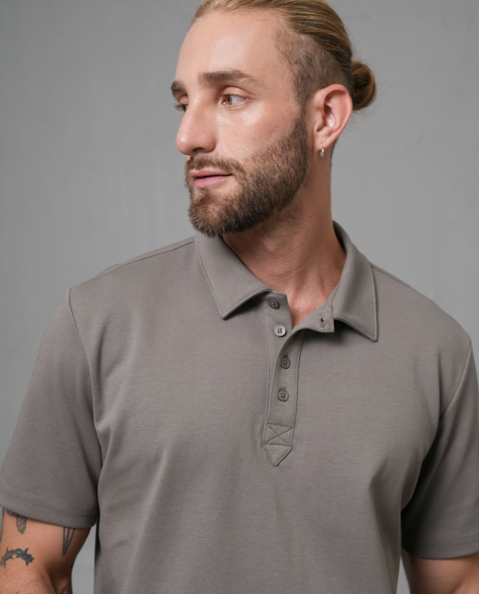 Camisa manga corta con cuello tejido para hombre