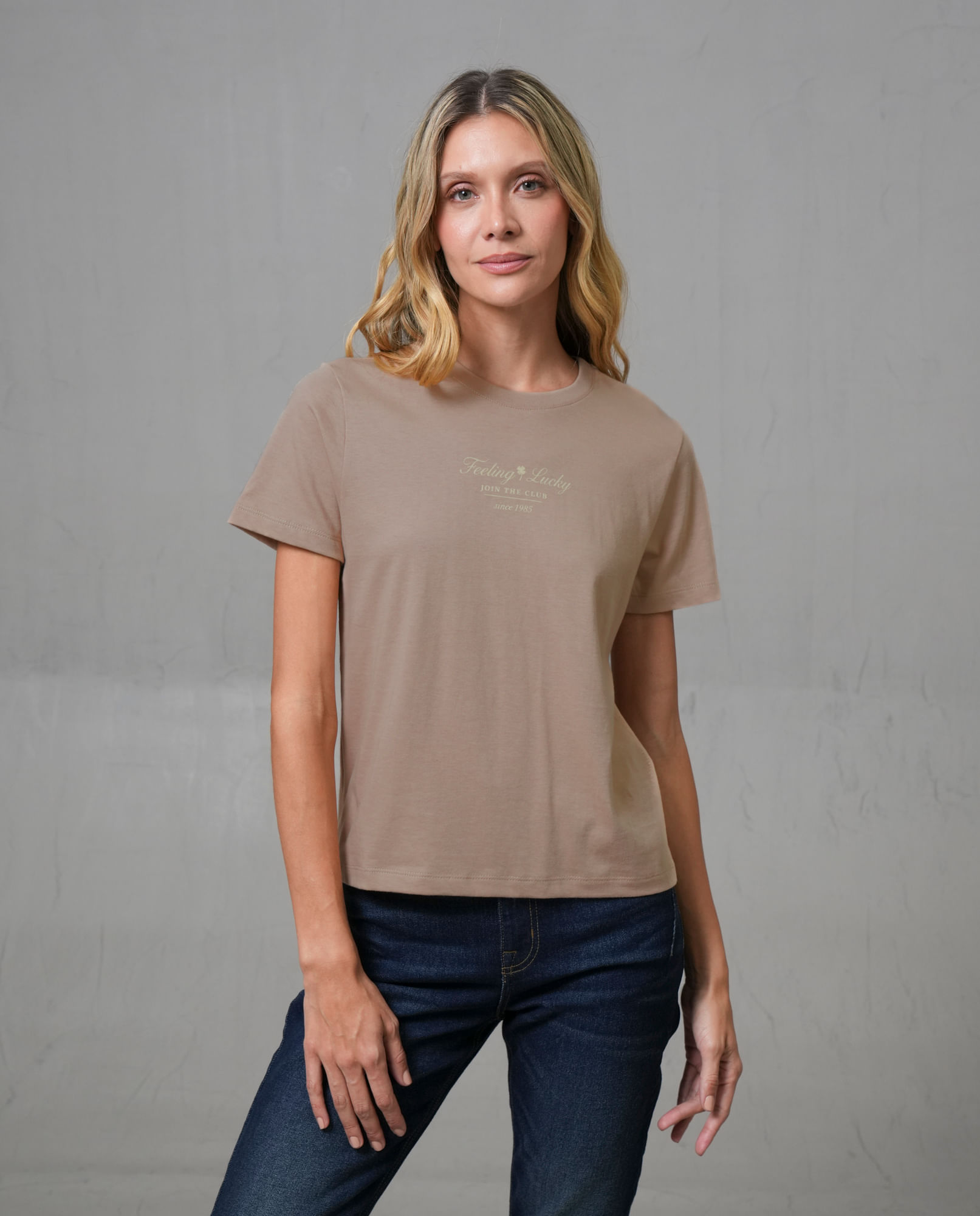 Camiseta con estampado en frente para mujer