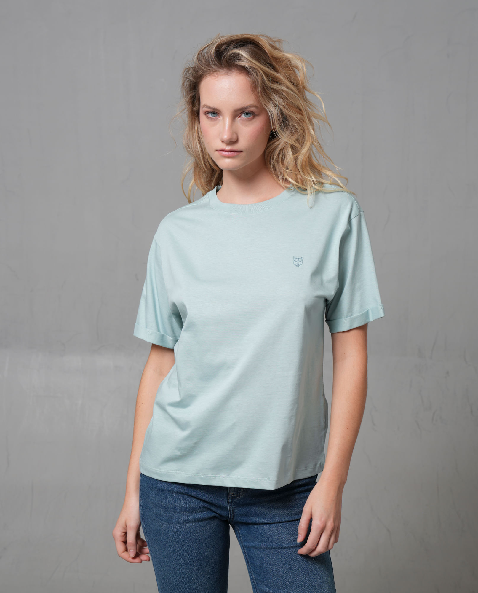 Camiseta básica con puma estampado para mujer