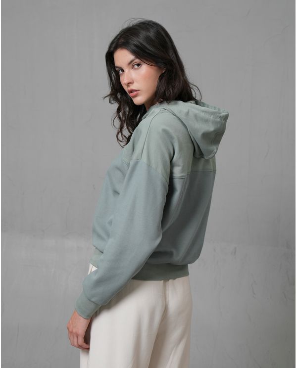 Buzo con capucha y cordón ajustable para mujer