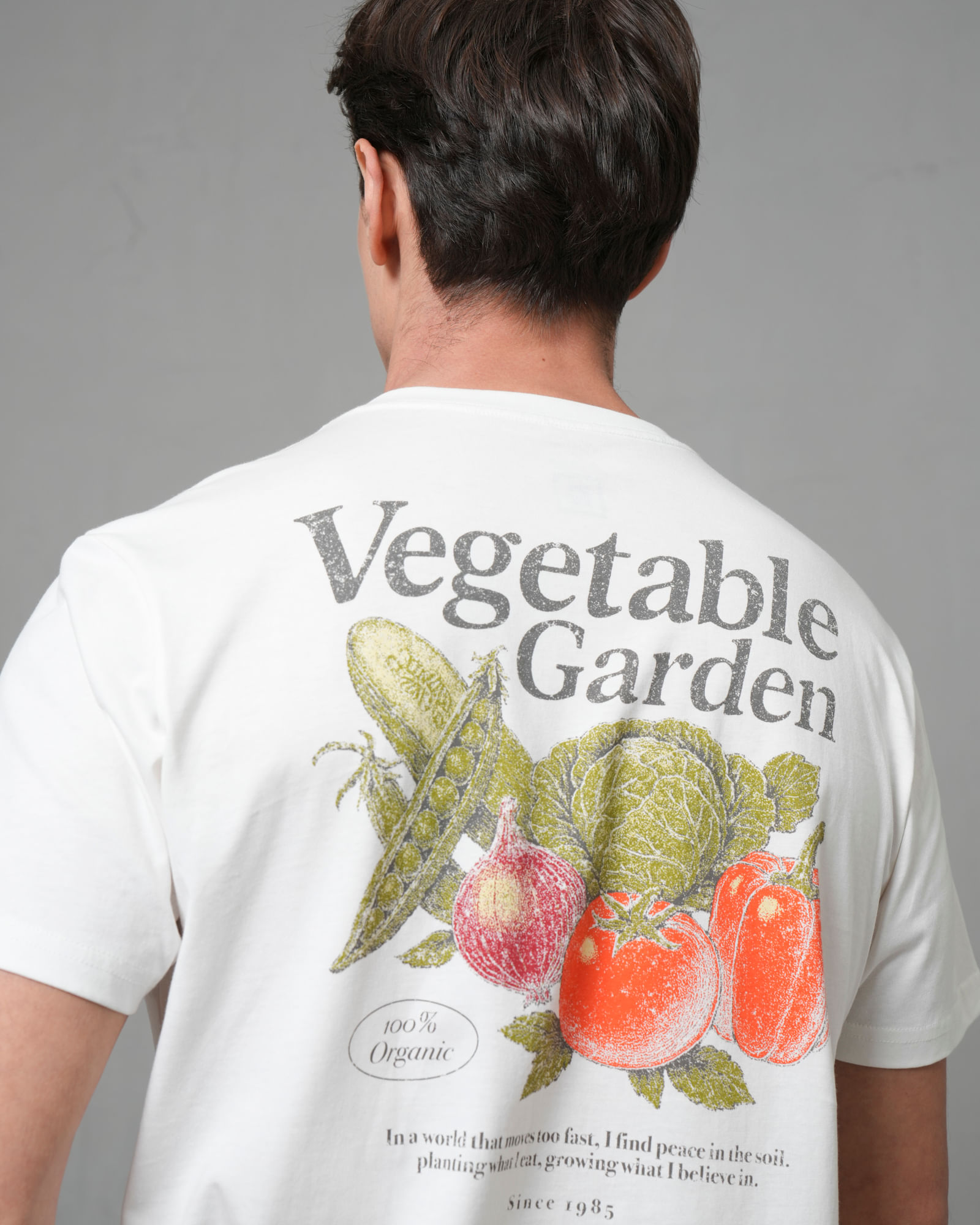 Camiseta con estampado en espalda para hombre