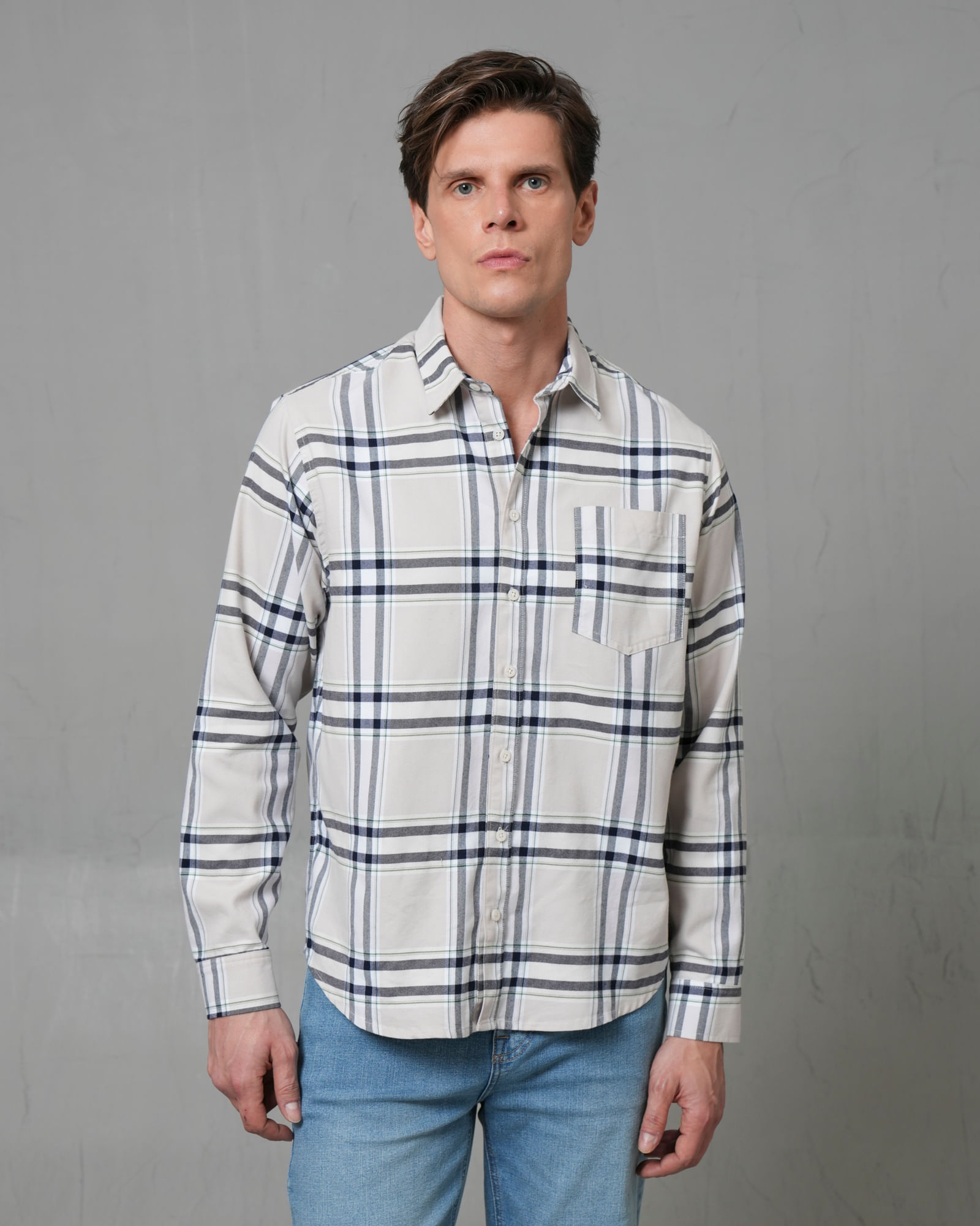 Camisa manga larga con diseño a cuadros para hombre