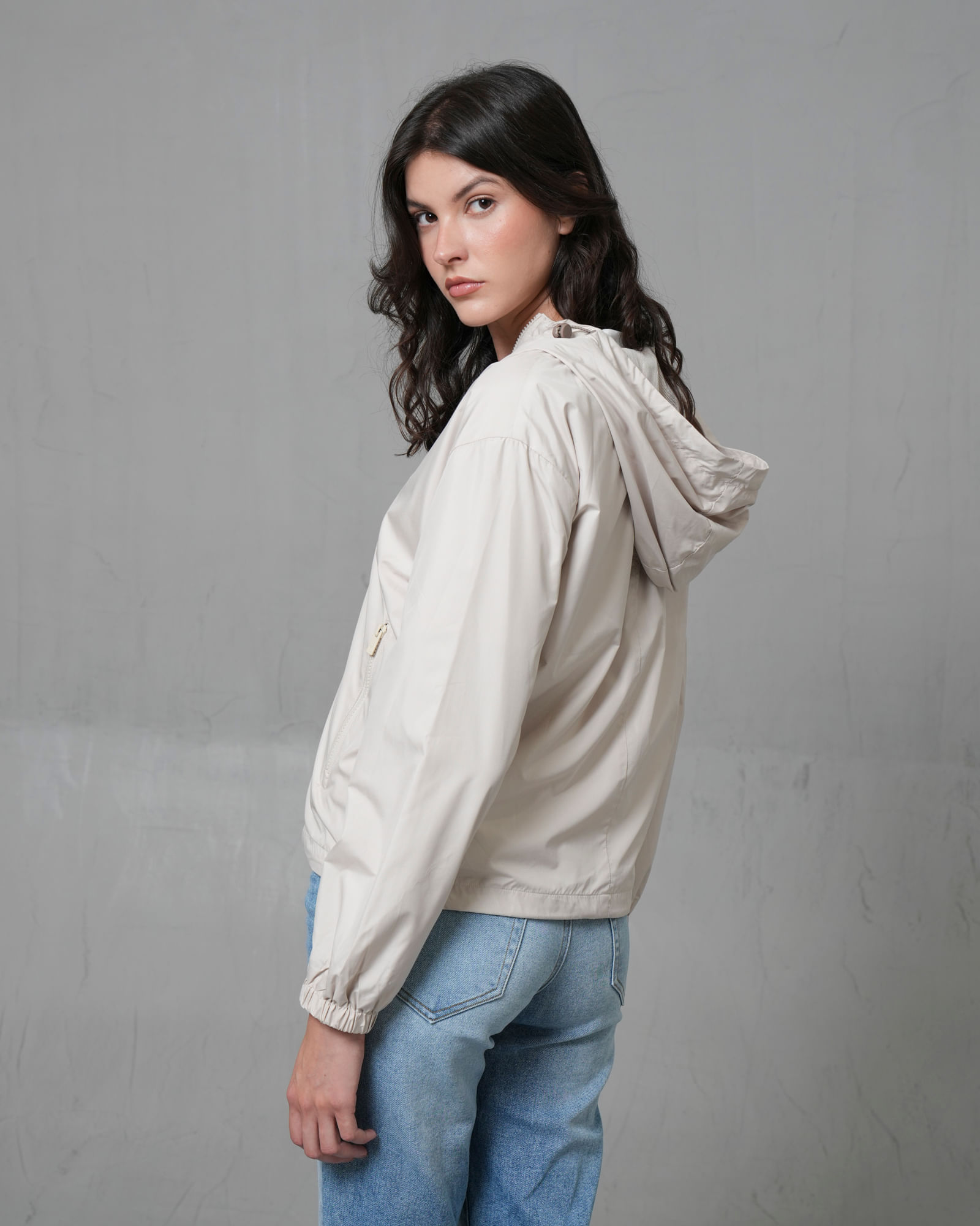 Chaqueta con capucha para mujer