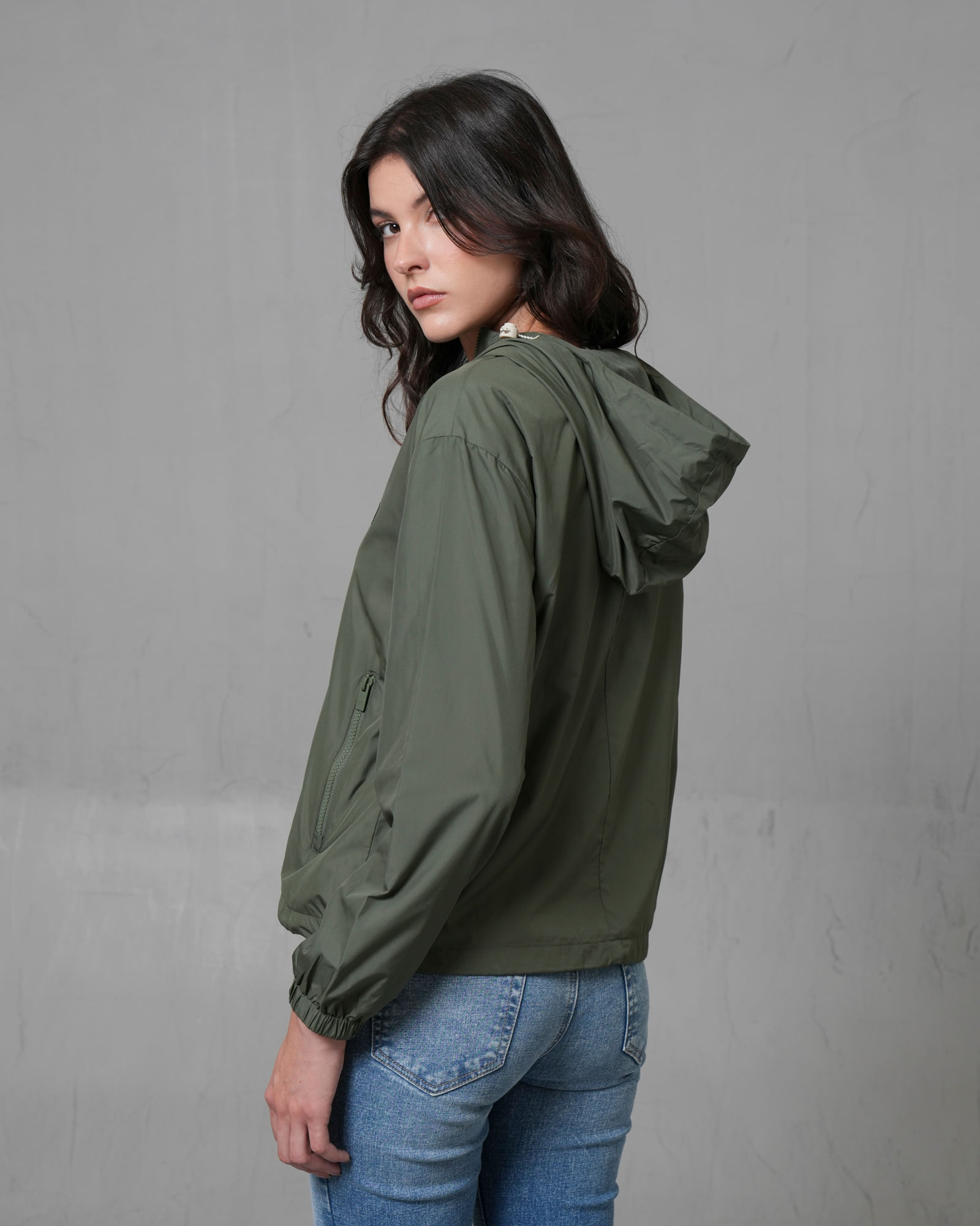 Chaqueta con capucha para mujer