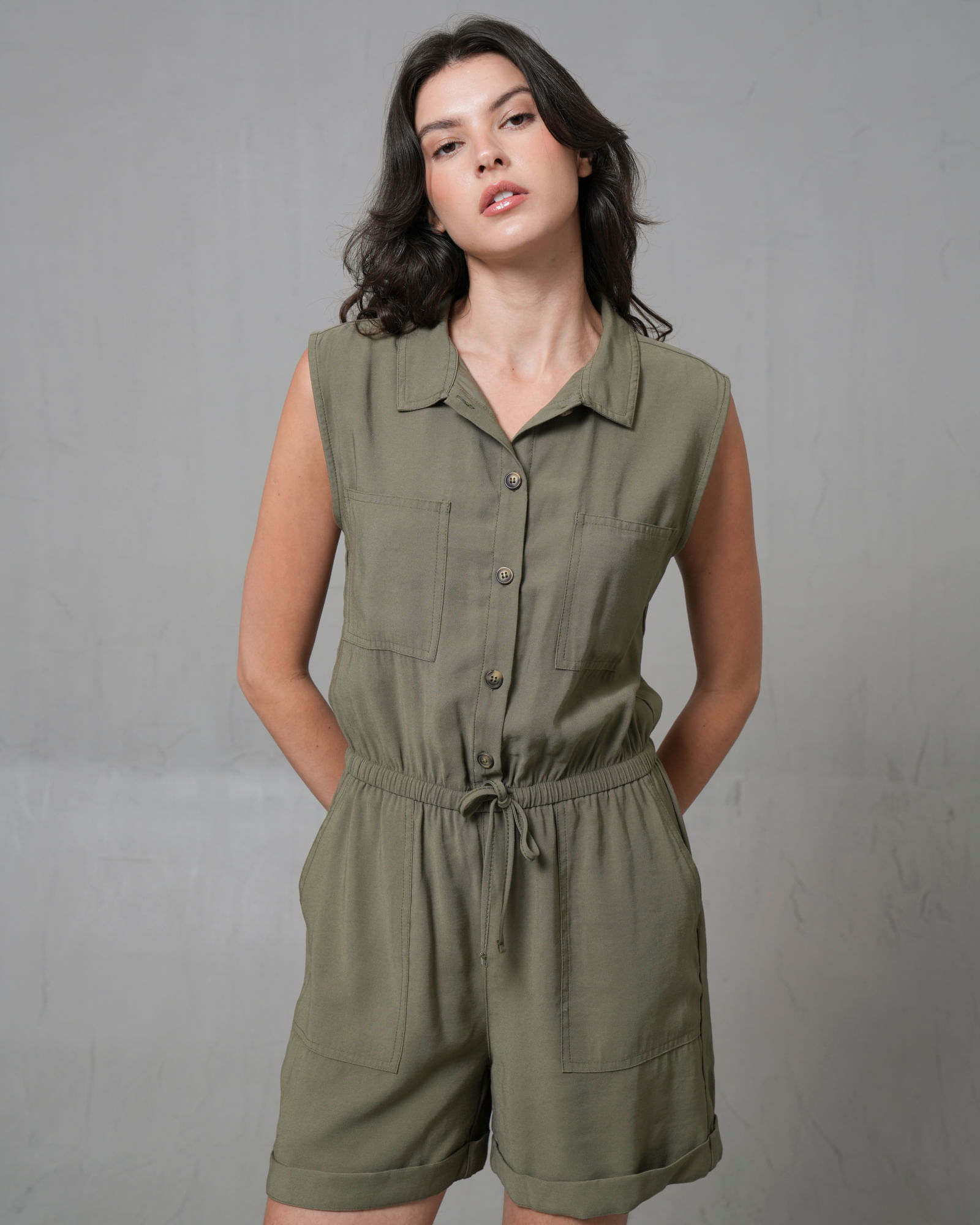 Enterizo tipo short con cuello camisero para mujer