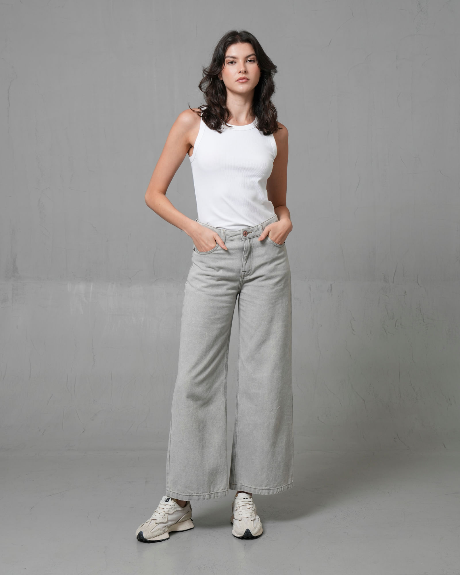 Jean Wide Leg tiro alto tono gris para mujer