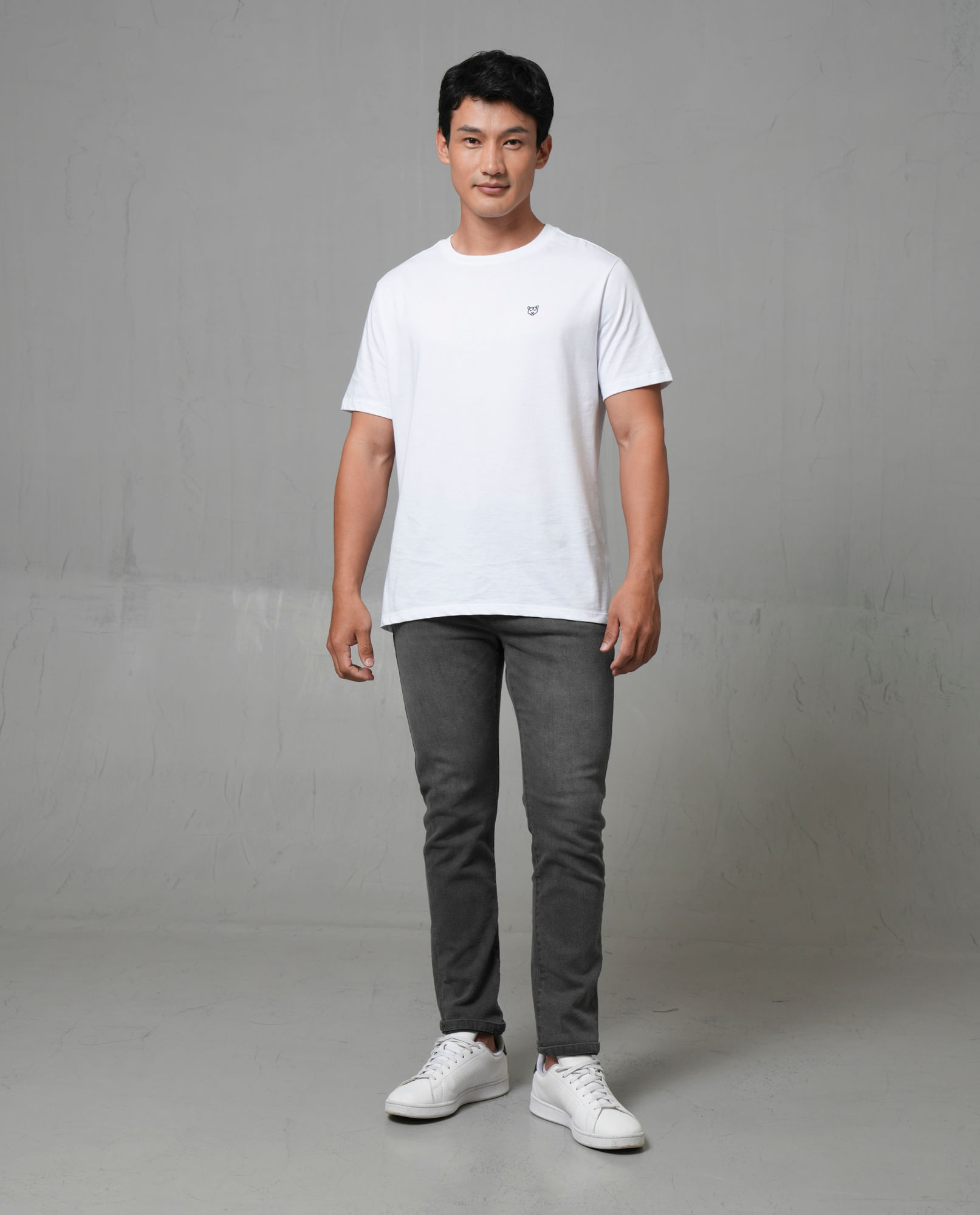 Jean Slim tono oscuro para hombre
