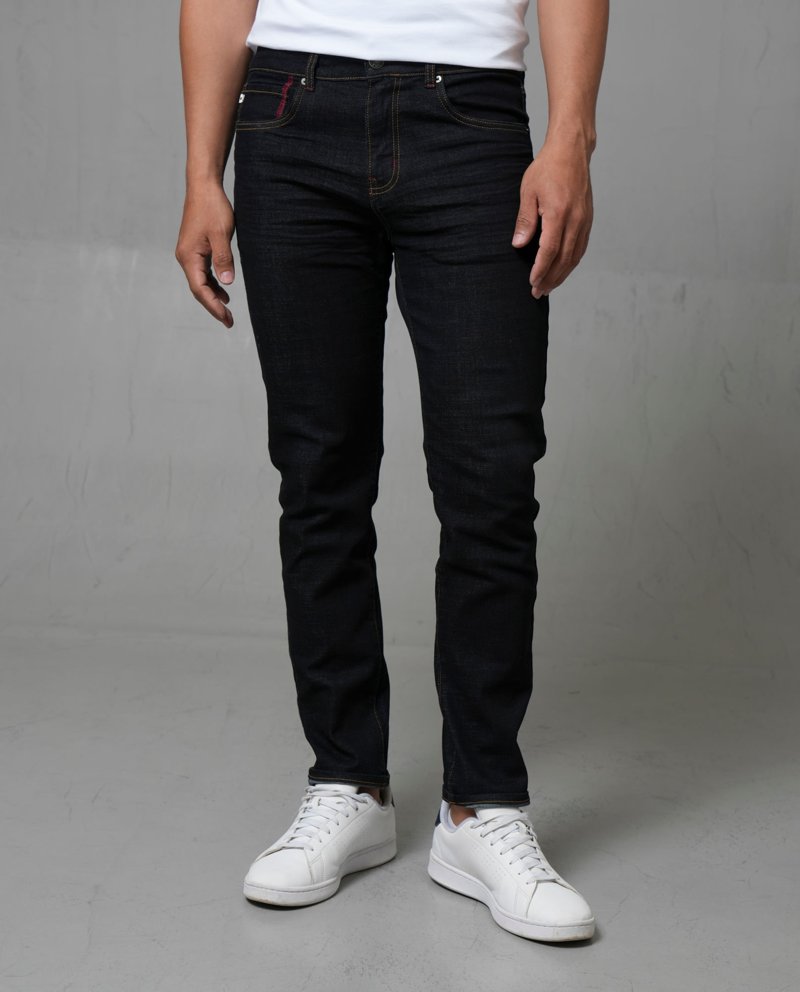 Jean Slim tono oscuro para hombre