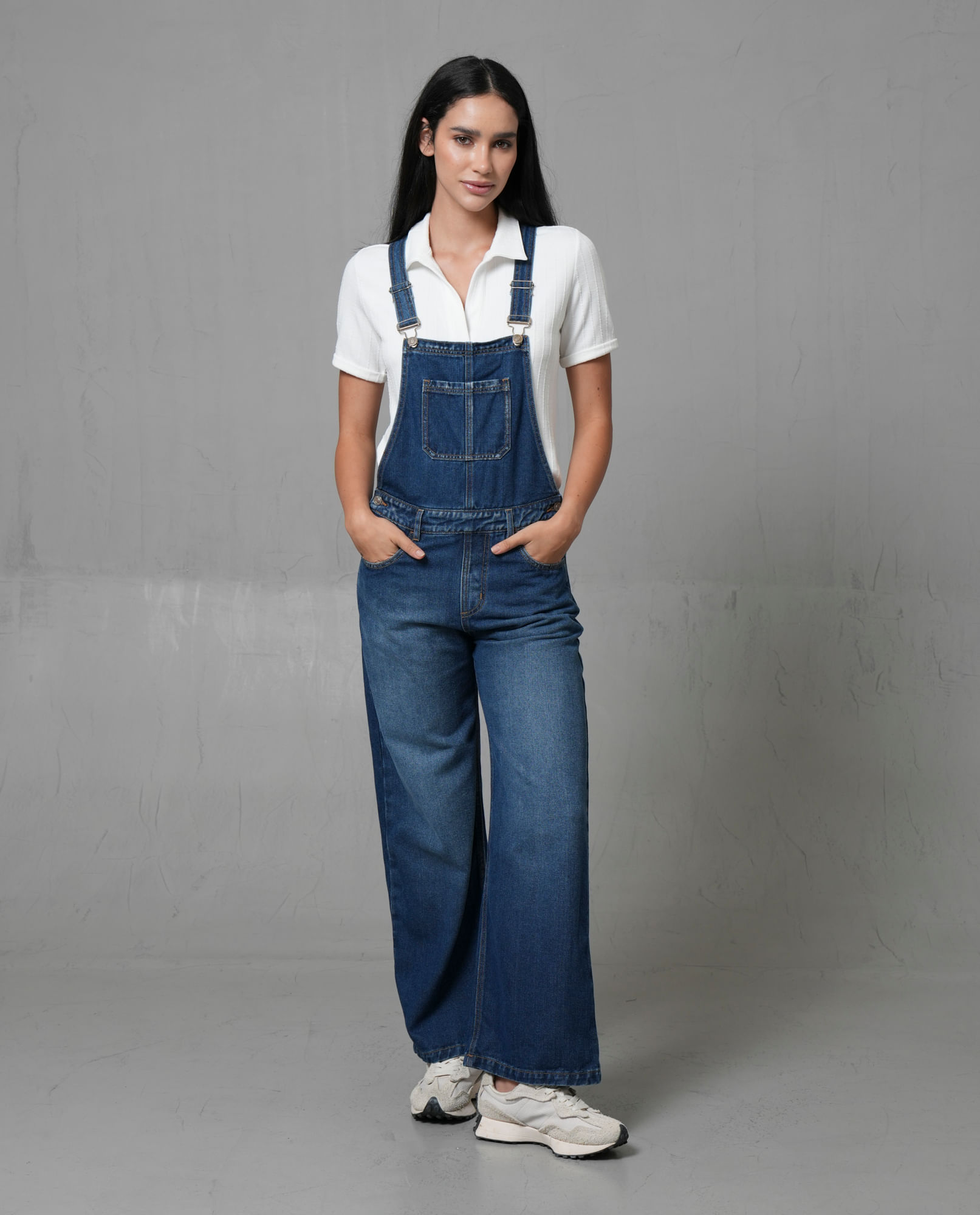 Overall en denim tono medio para mujer