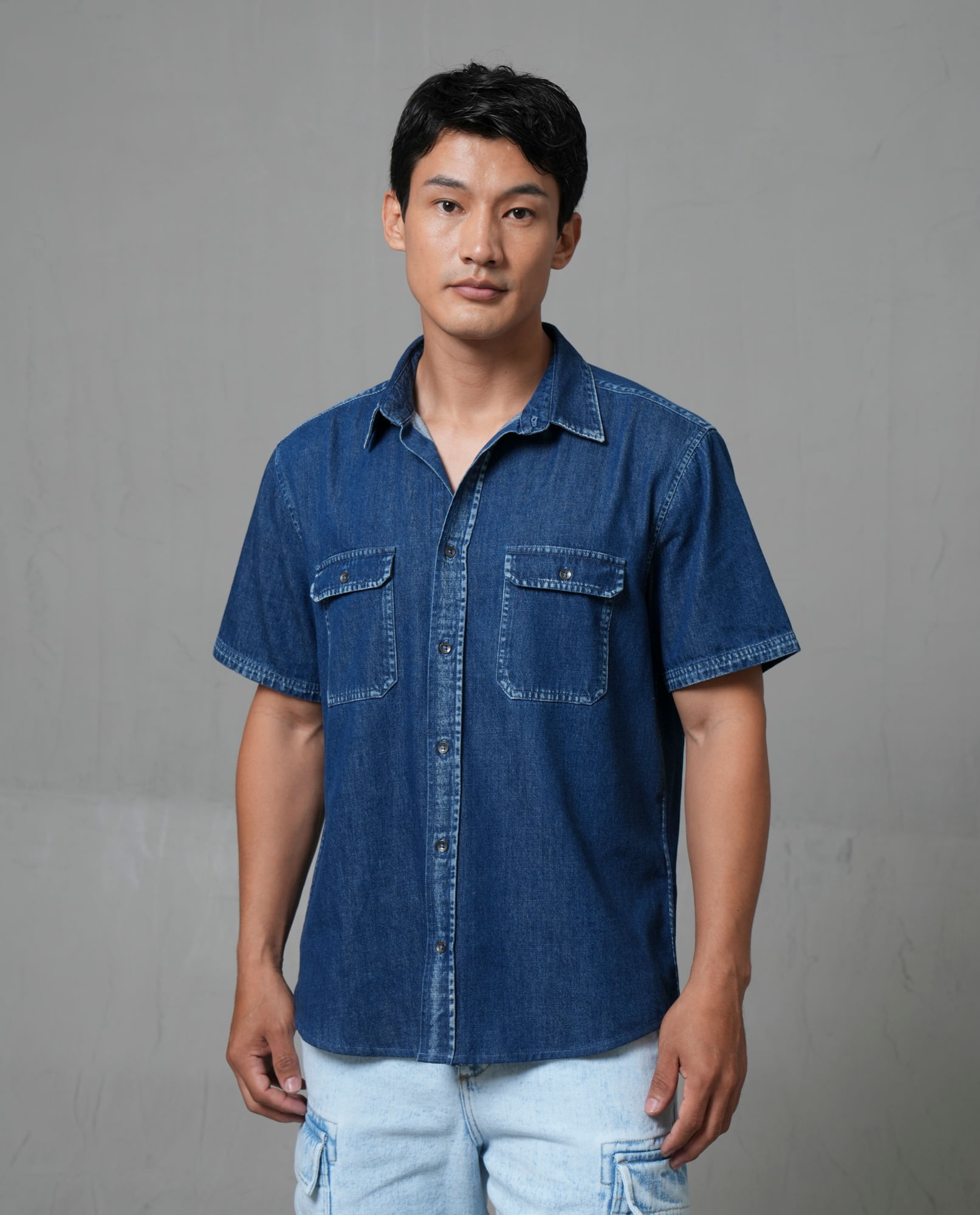 Camisa en denim manga corta para hombre