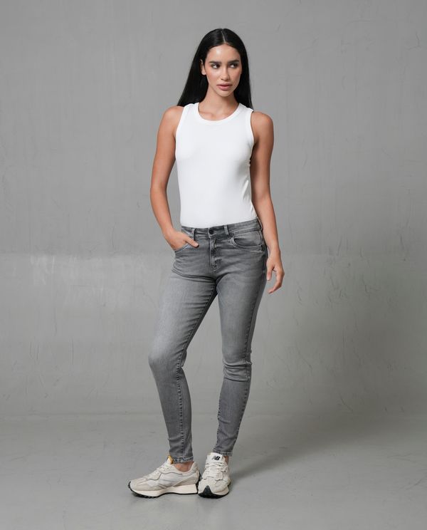 Jean Jegging ajustado color gris para mujer