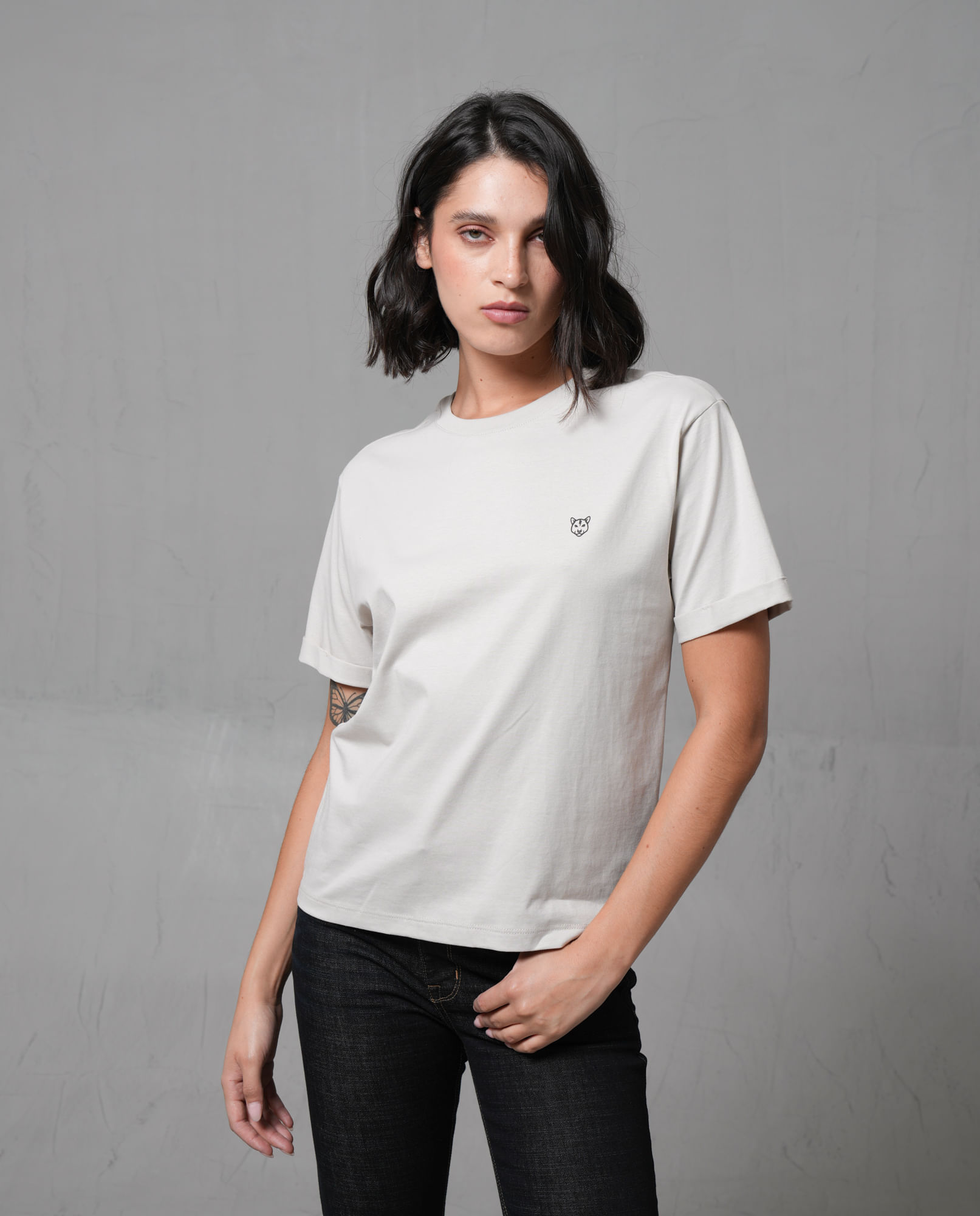 Camiseta básica con puma estampado para mujer