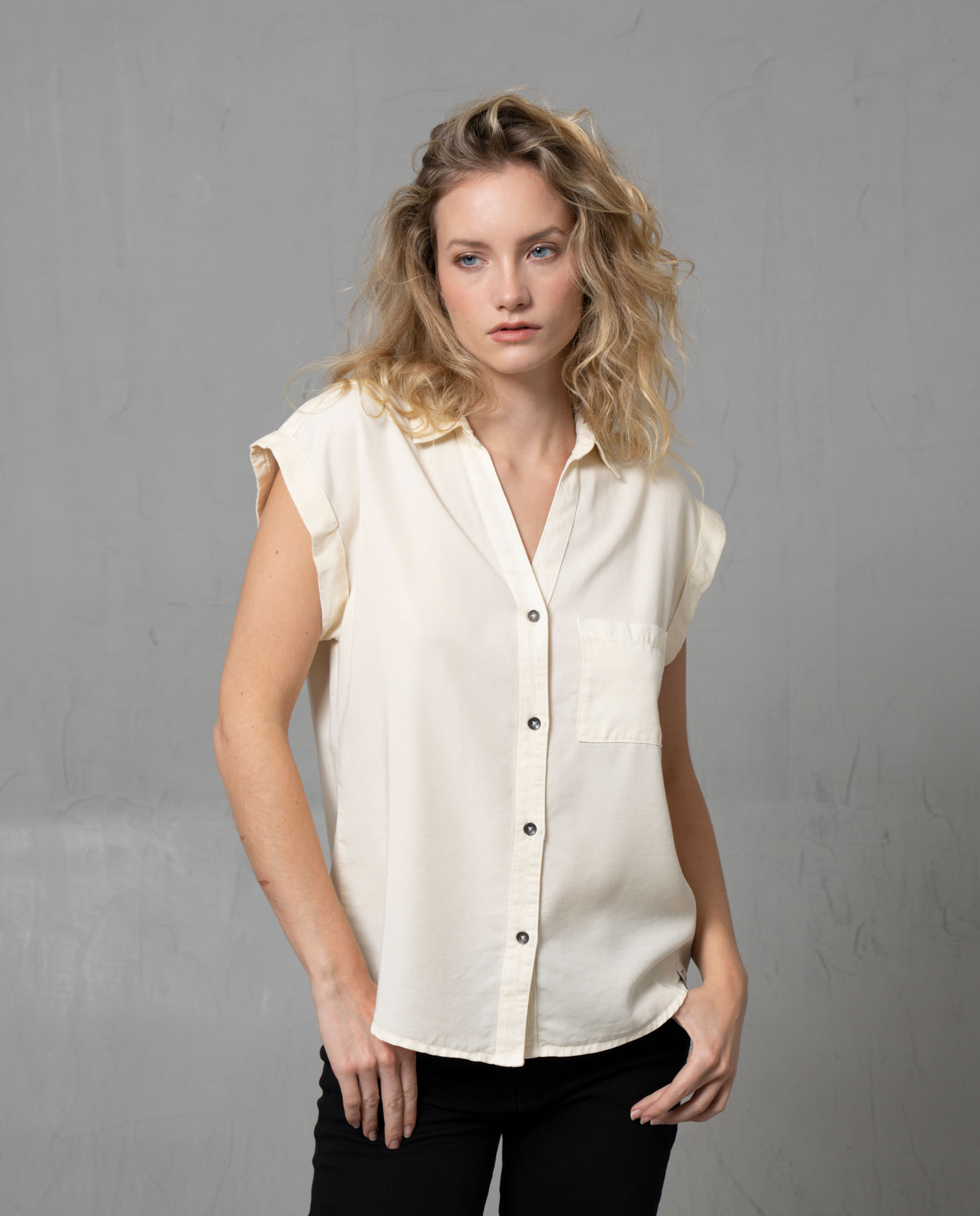 Camisa manga sisa con bolsillo para mujer