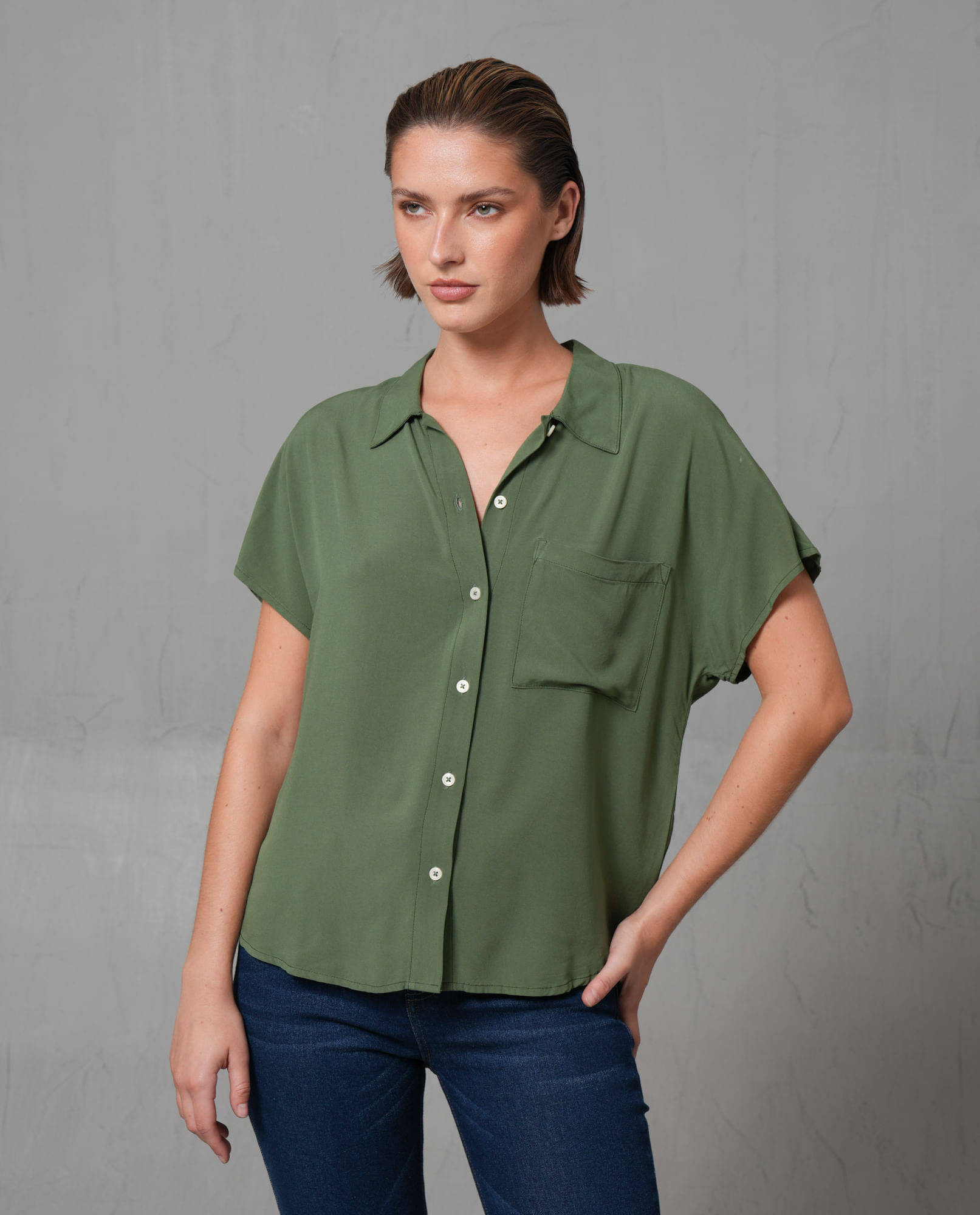 Camisa de manga corta rodada para mujer