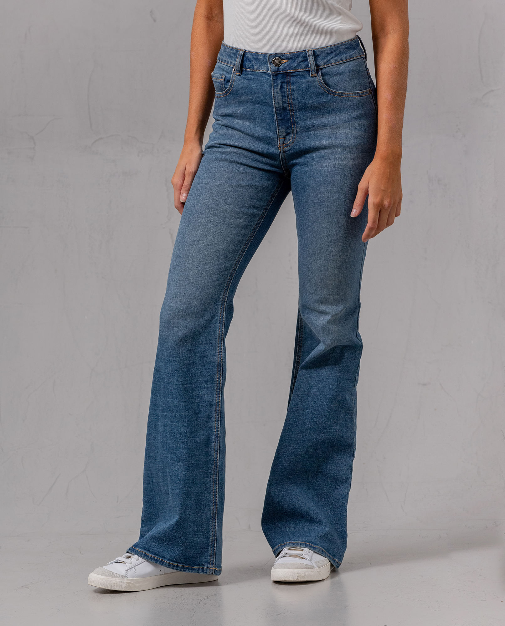 Jean Magic Up + Flare para mujer