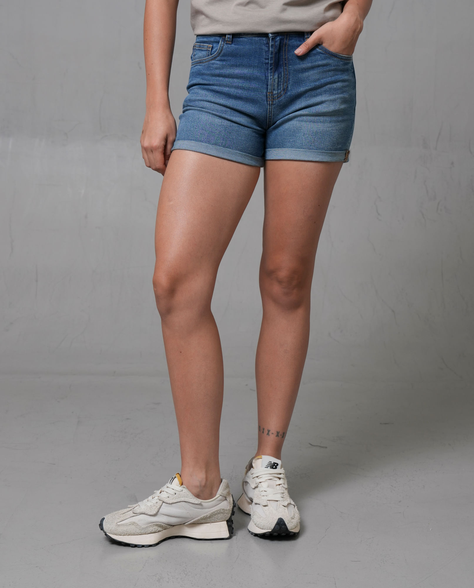 Short con guardapolvo en ruedo para mujer