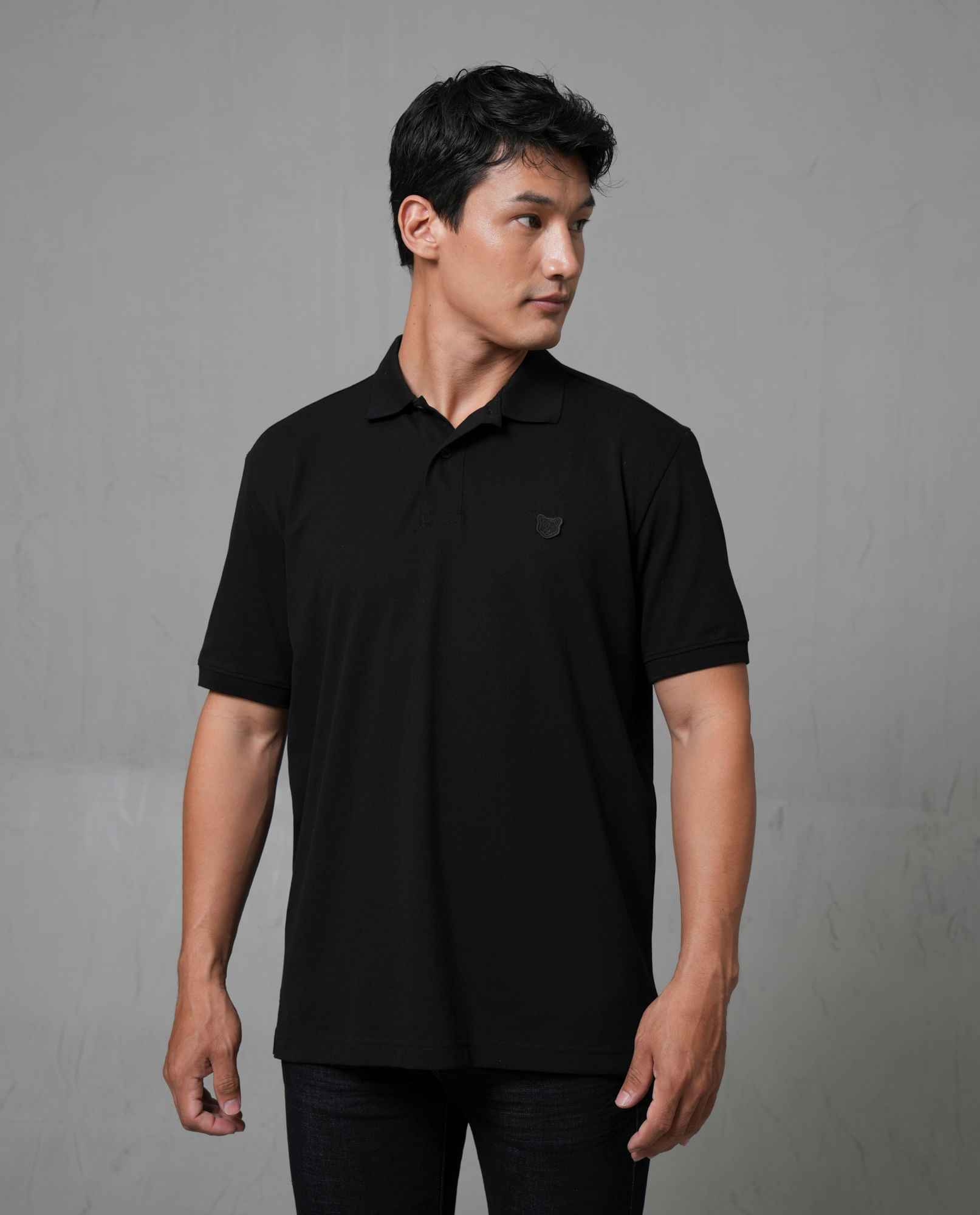 Polo con aplique de puma en punto corazón para hombre