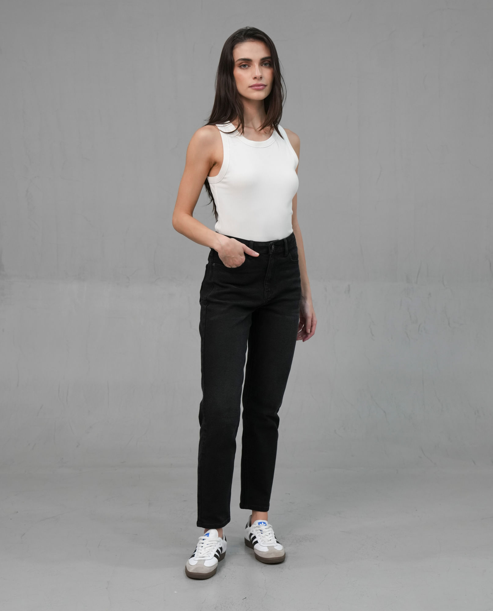 Jean Mom tono oscuro para mujer