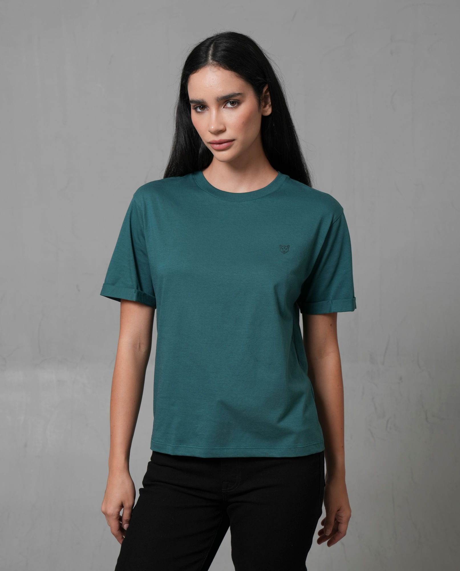 Camiseta básica con puma estampado para mujer